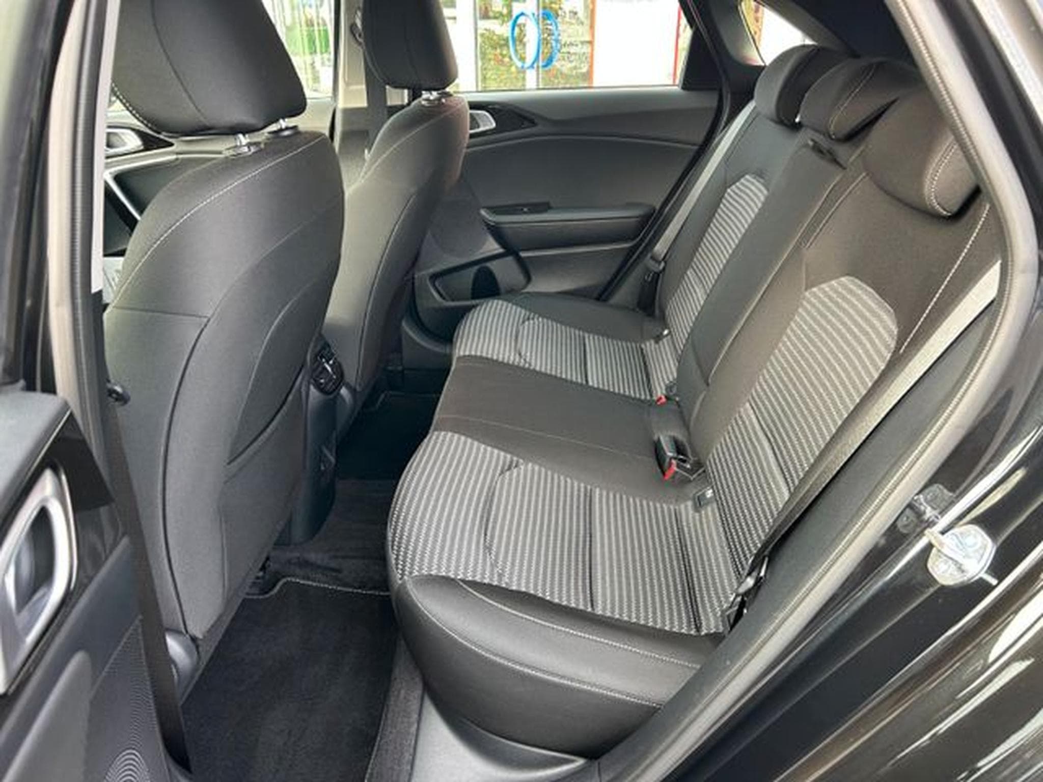 Kia Ceed Ceed Spirit 1,5T-GDI DCT Spirit Navi LED JBL ACC (2024) - Photo 11