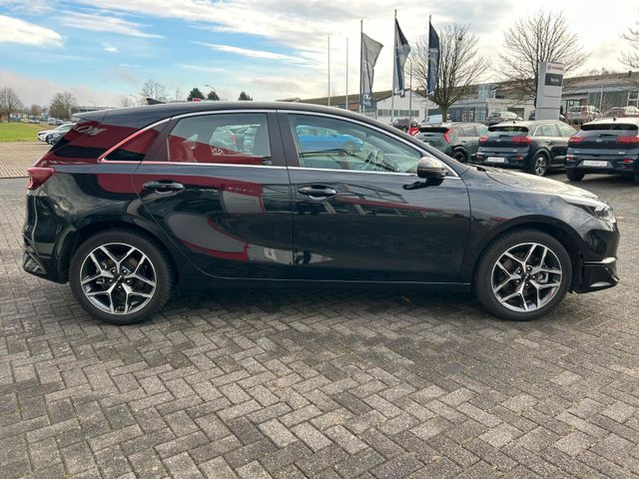 Kia Ceed Ceed Spirit 1,5T-GDI DCT Spirit Navi LED JBL ACC (2024) - Photo 9