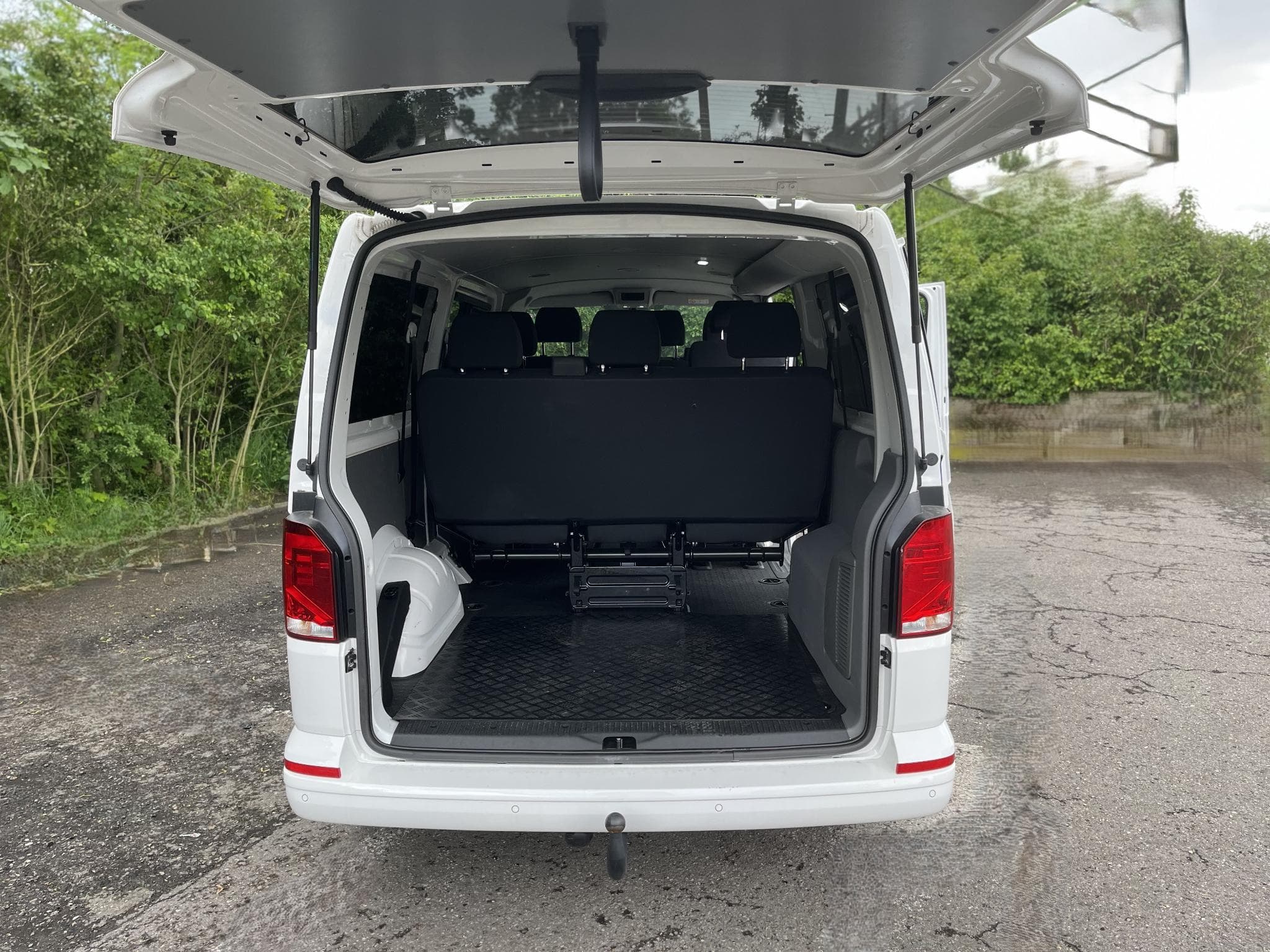 VW Transporter 2.0 TDI 9 places (2023) - Foto 11