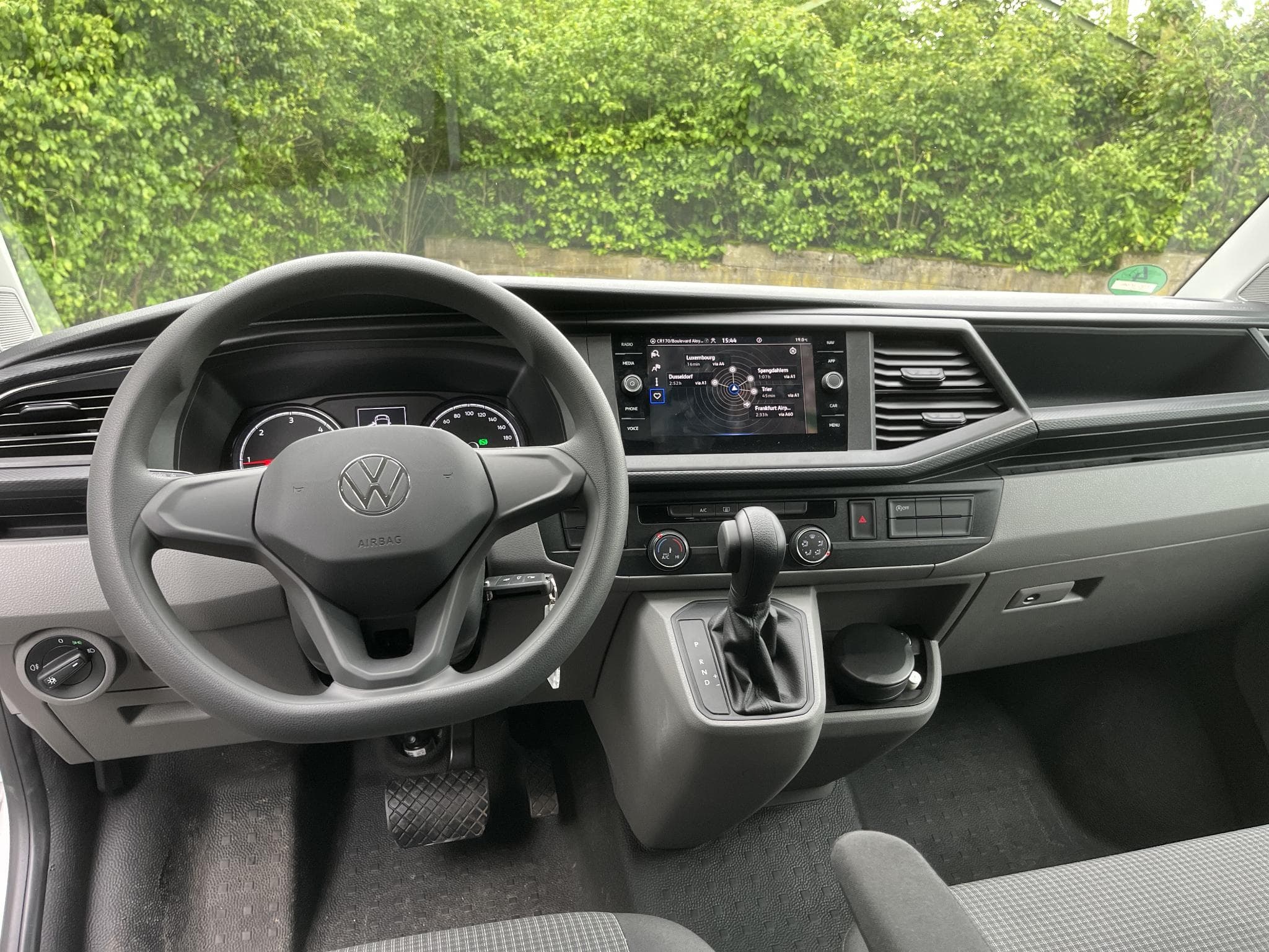 VW Transporter 2.0 TDI 9 places (2023) - Foto 13