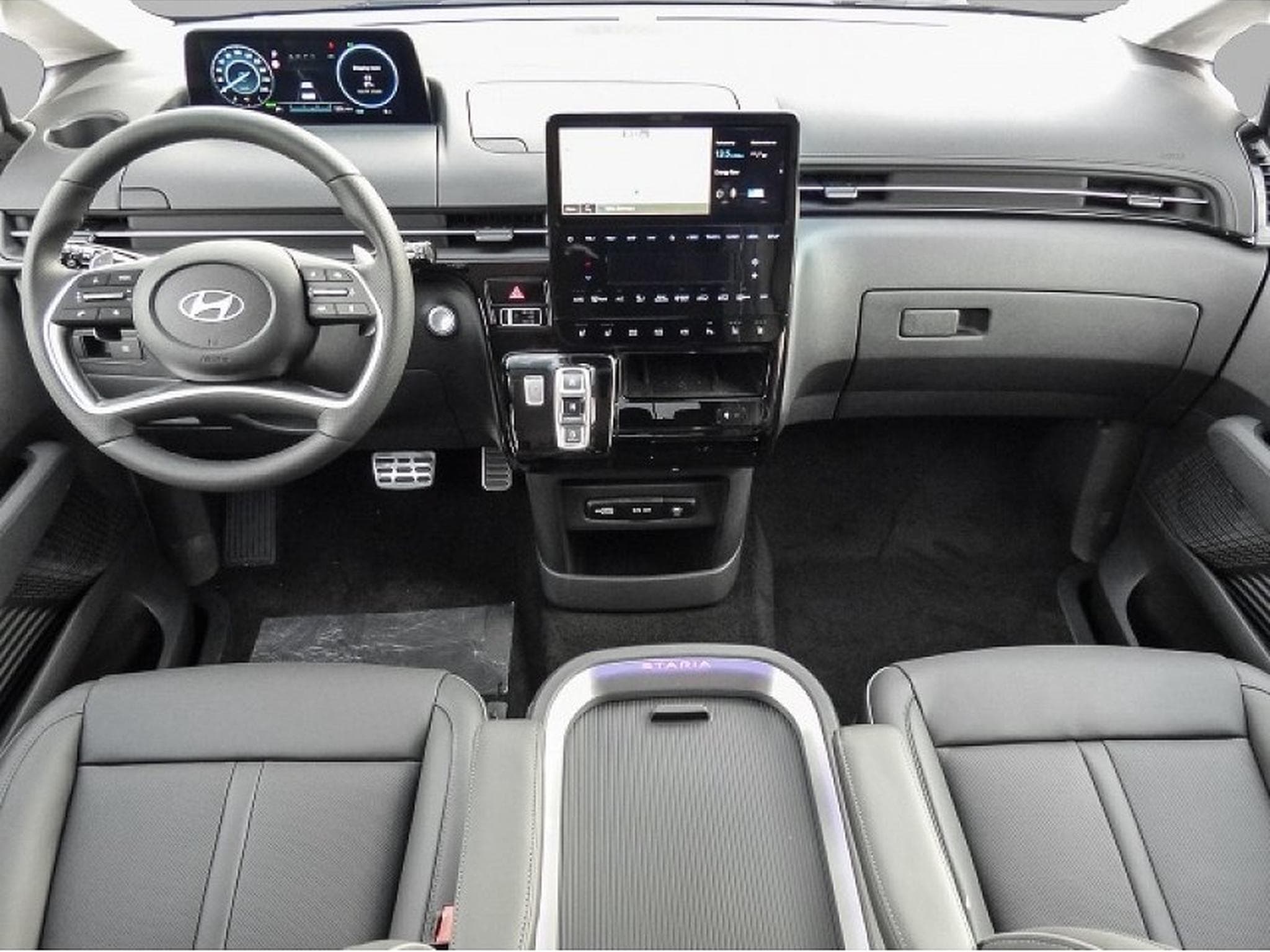 Hyundai Staria (2025) - Photo 5
