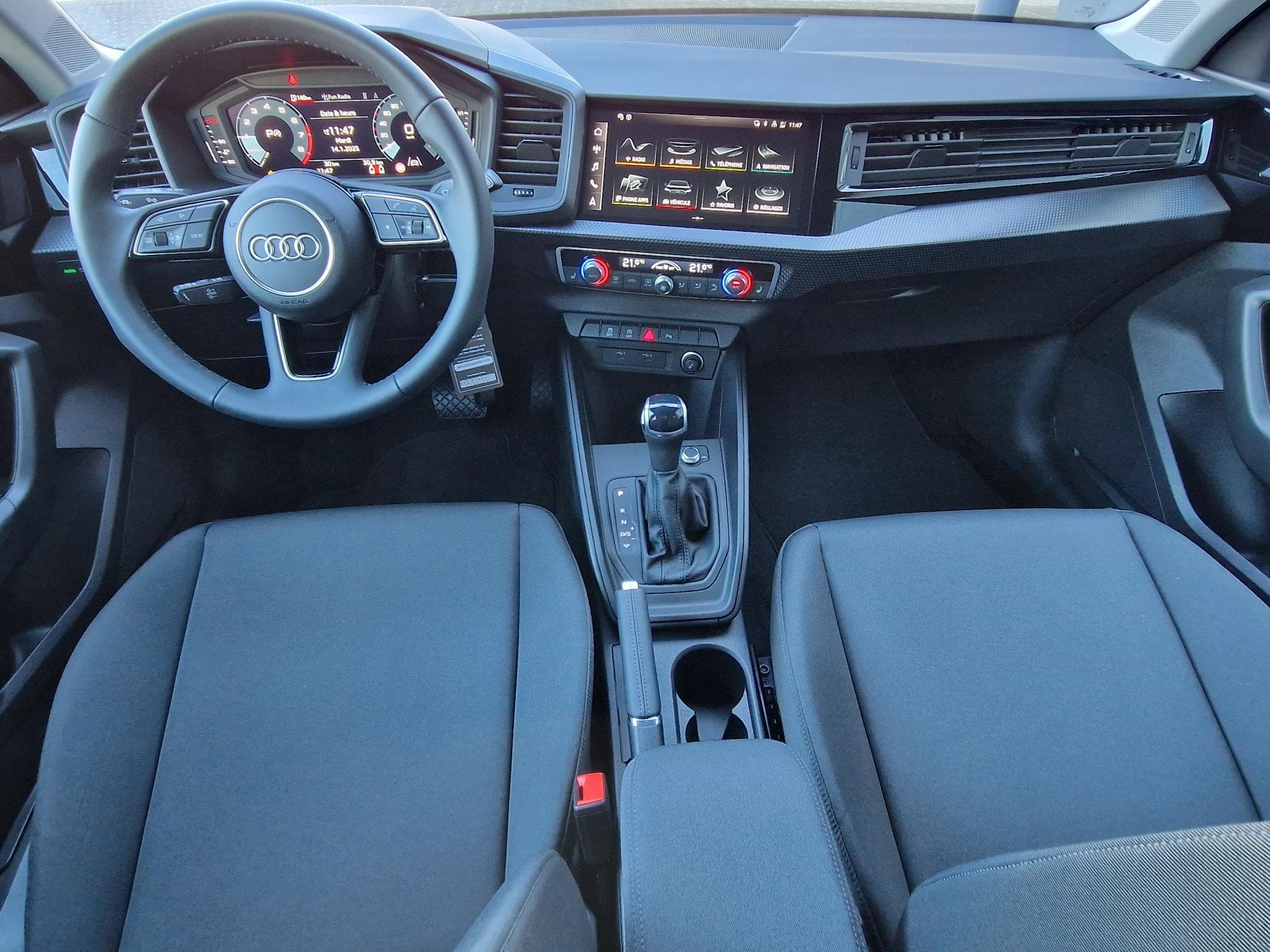 Audi A1 Sportback S-Line 30 TFSI S-Tronic (2025) - Photo 8