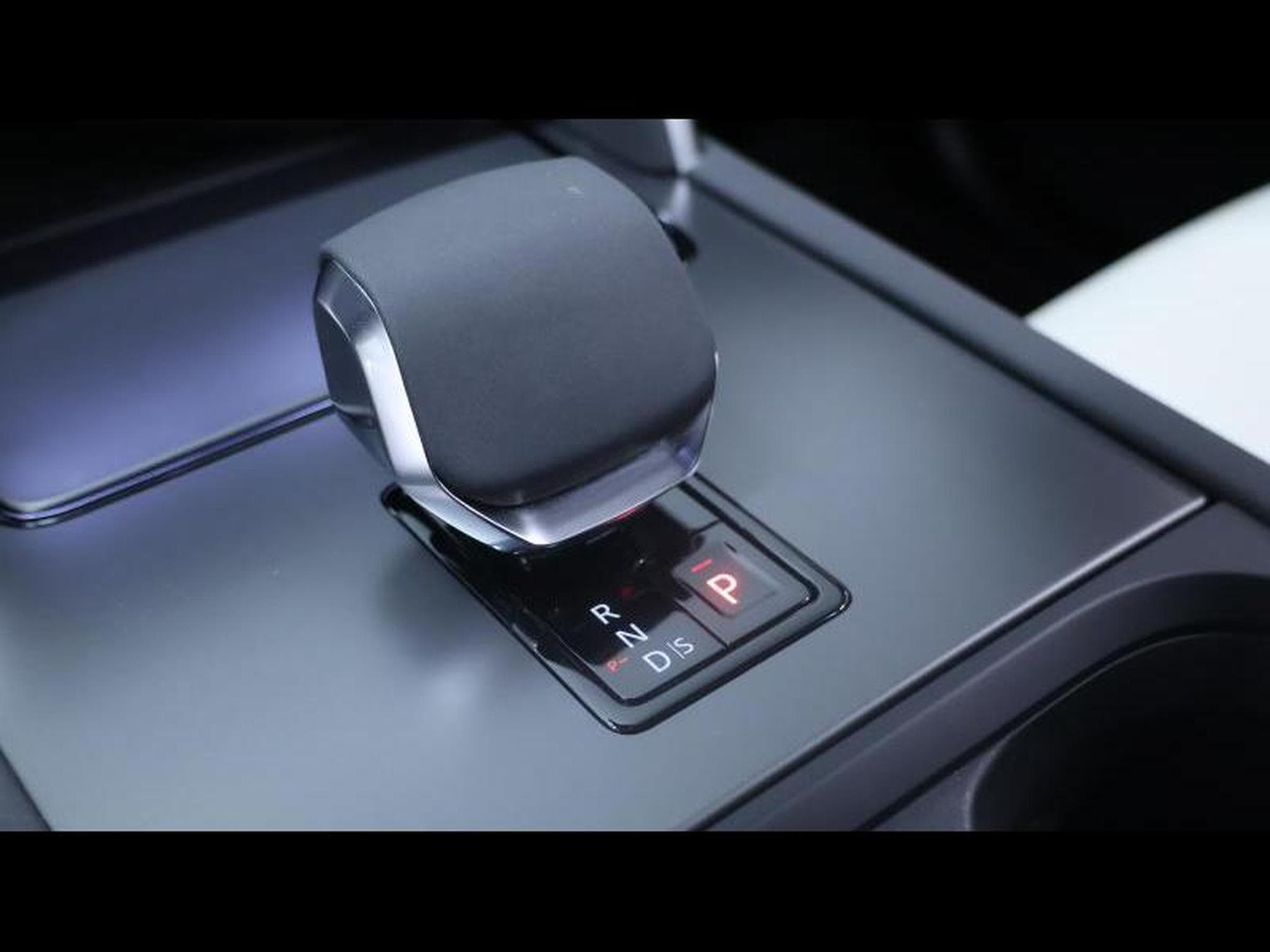 Land-Rover Discovery Sport D165 DYNAMIC SE AWD Auto (2025) - Photo 17