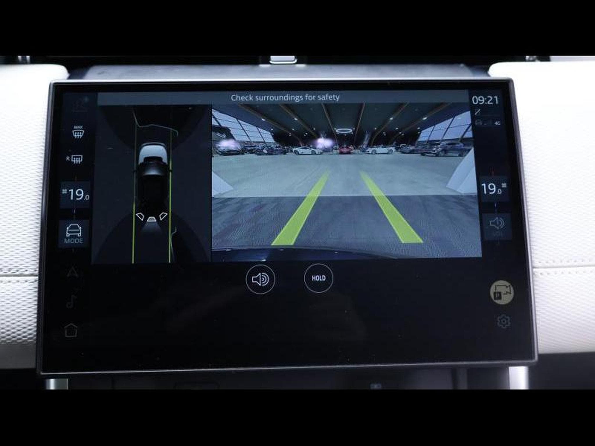 Land-Rover Discovery Sport D165 DYNAMIC SE AWD Auto (2025) - Photo 20