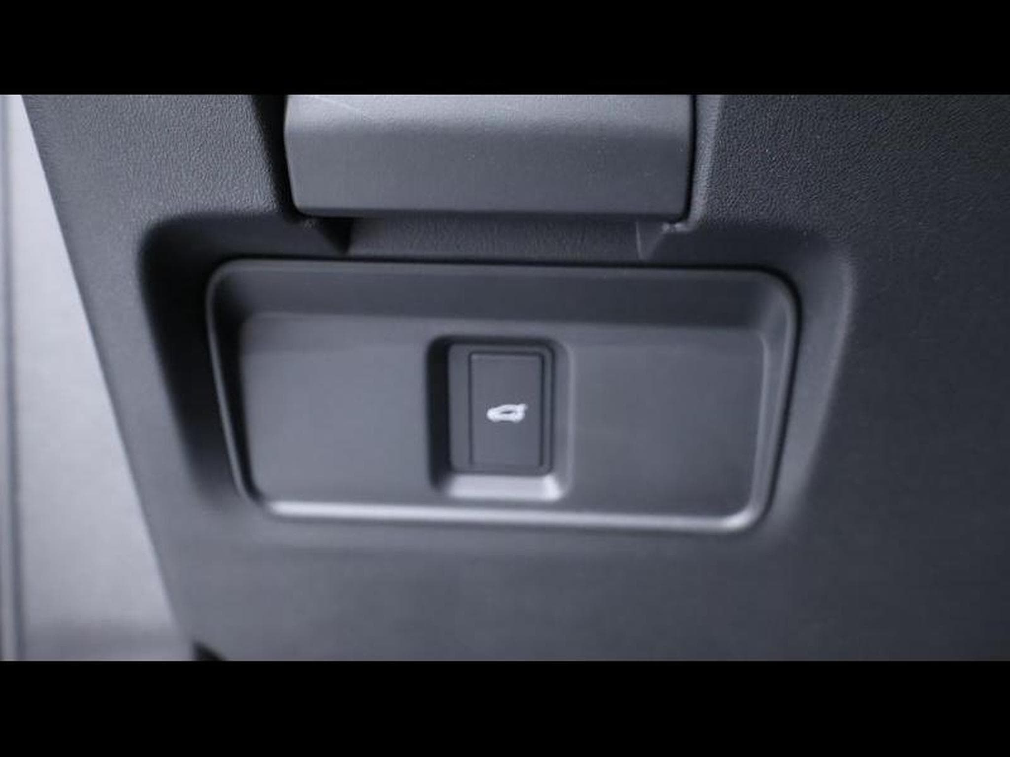 Land-Rover Discovery Sport D165 DYNAMIC SE AWD Auto (2025) - Photo 26