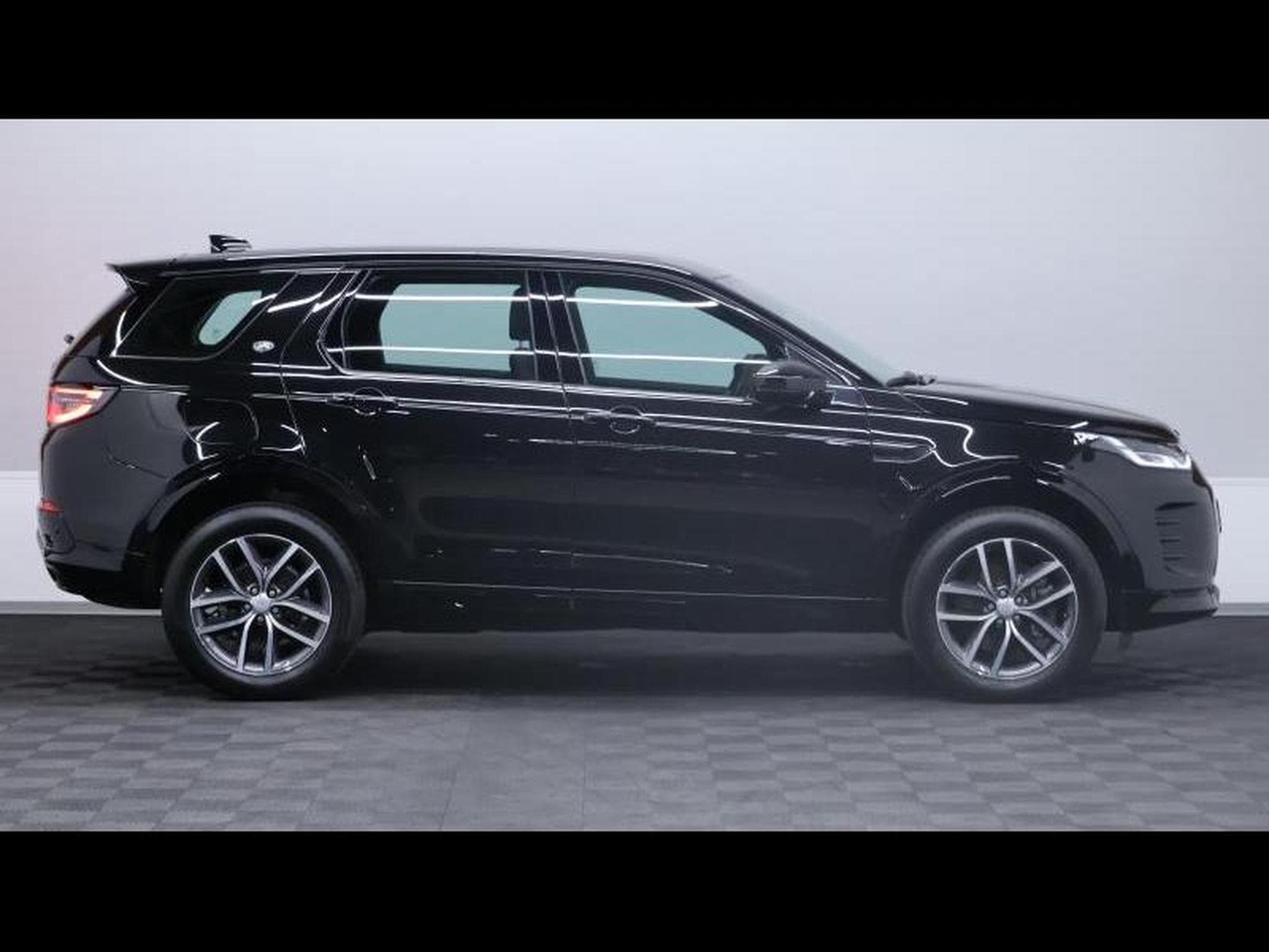 Land-Rover Discovery Sport D165 DYNAMIC SE AWD Auto (2025) - Photo 3