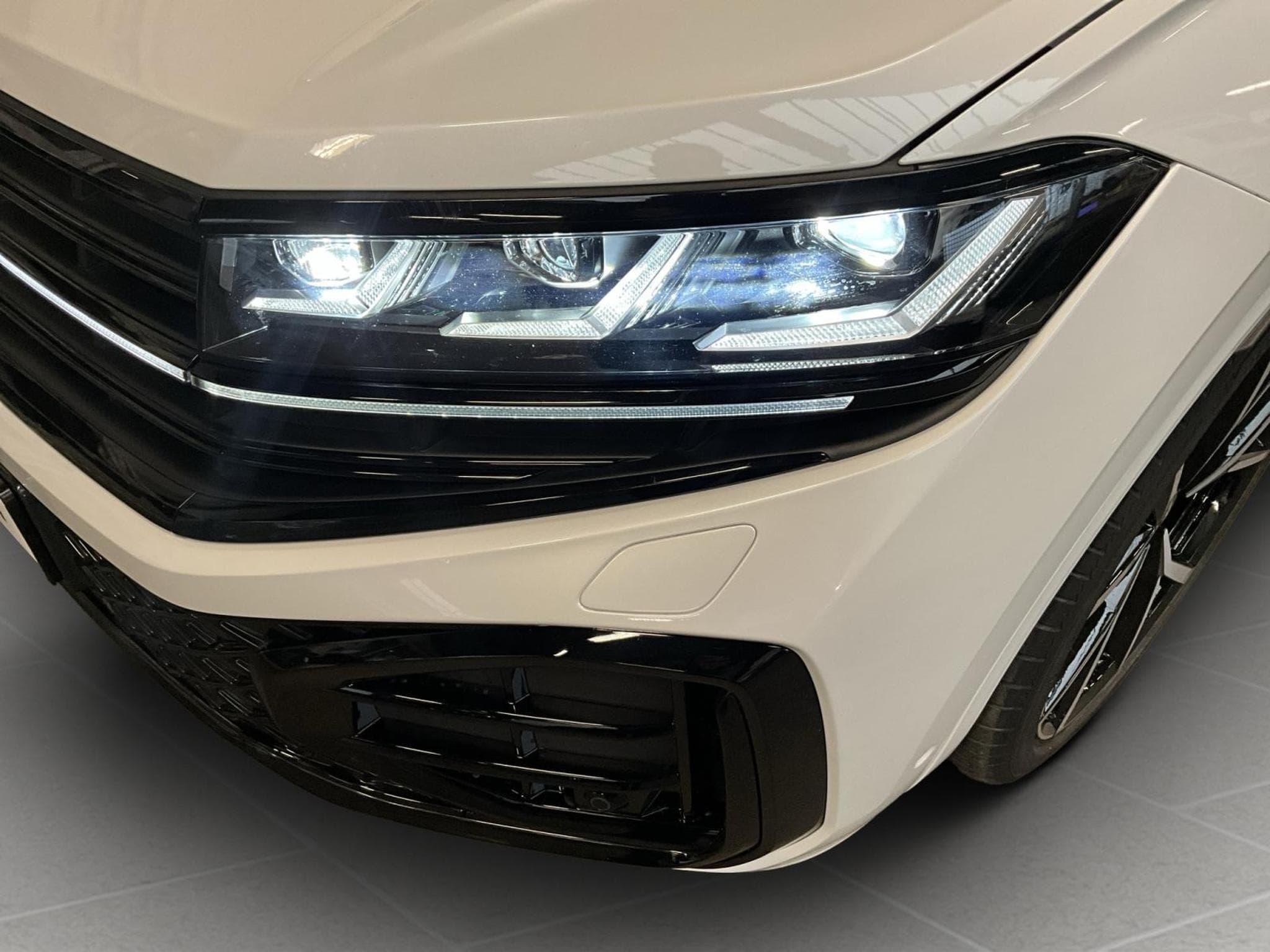 VW Touareg R-Line+V6+Aut.+Black-Style+4M+Pano (2024) - Foto 18