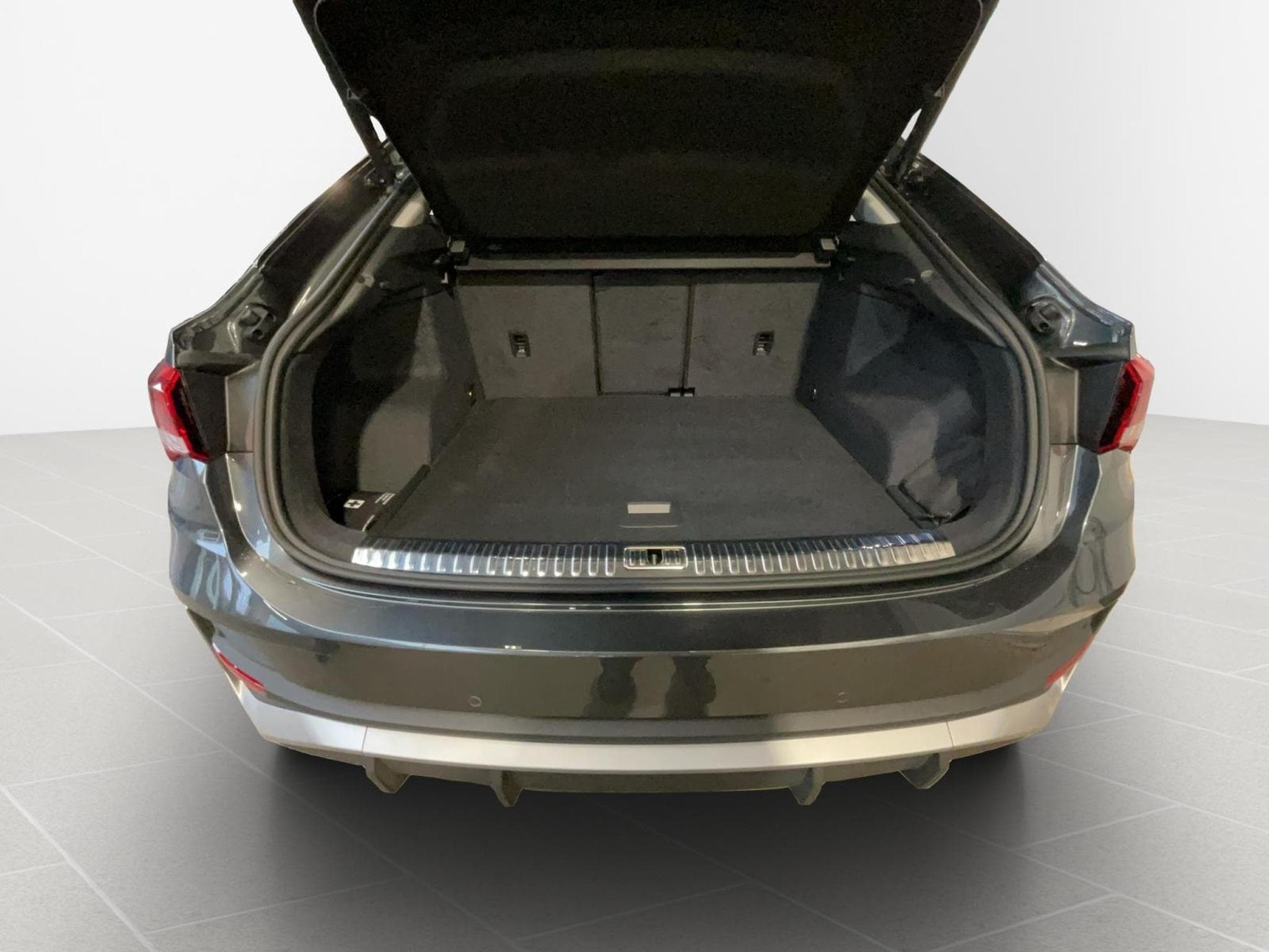 Audi Q3 SB+S-line+35TDI+S-Tronic+LED (2025) - Foto 16