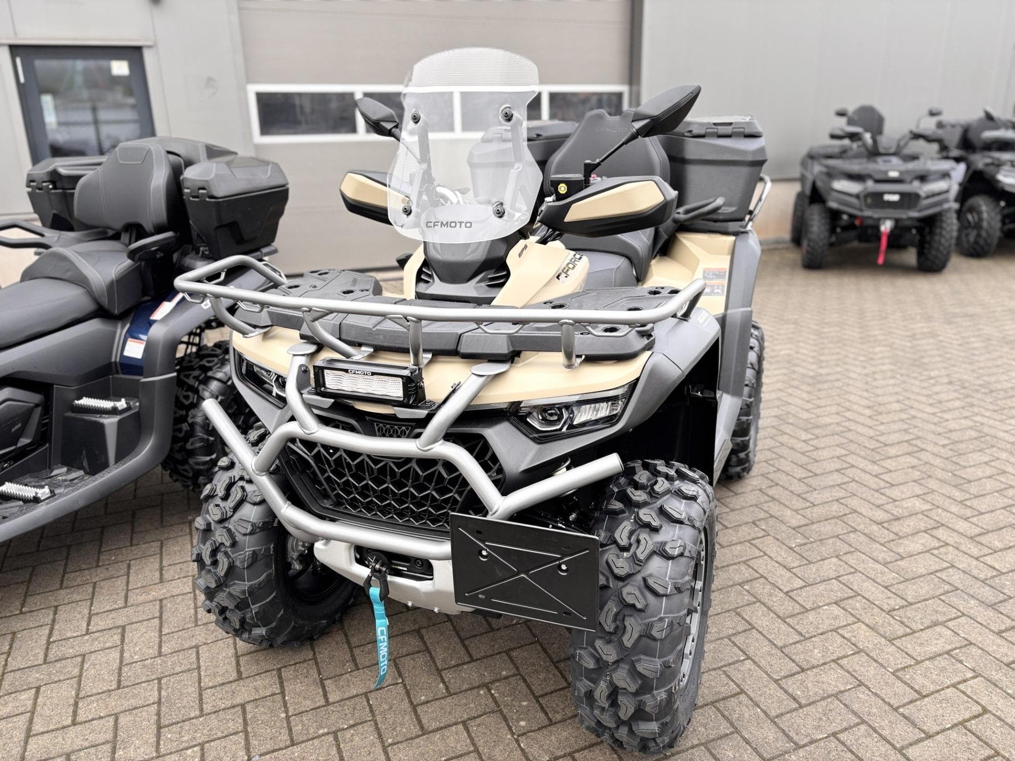 CF Moto CForce OVERLAND VERSION / ABS / T3b / SERVO / KOFFER (2025) - Foto 4