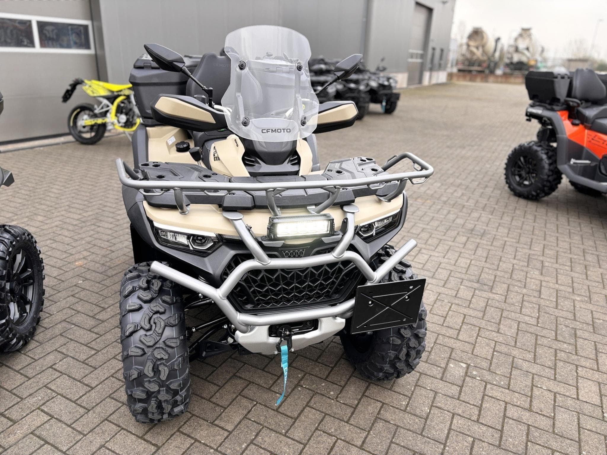 CF Moto CForce OVERLAND VERSION / ABS / T3b / SERVO / KOFFER (2025) - Foto 6