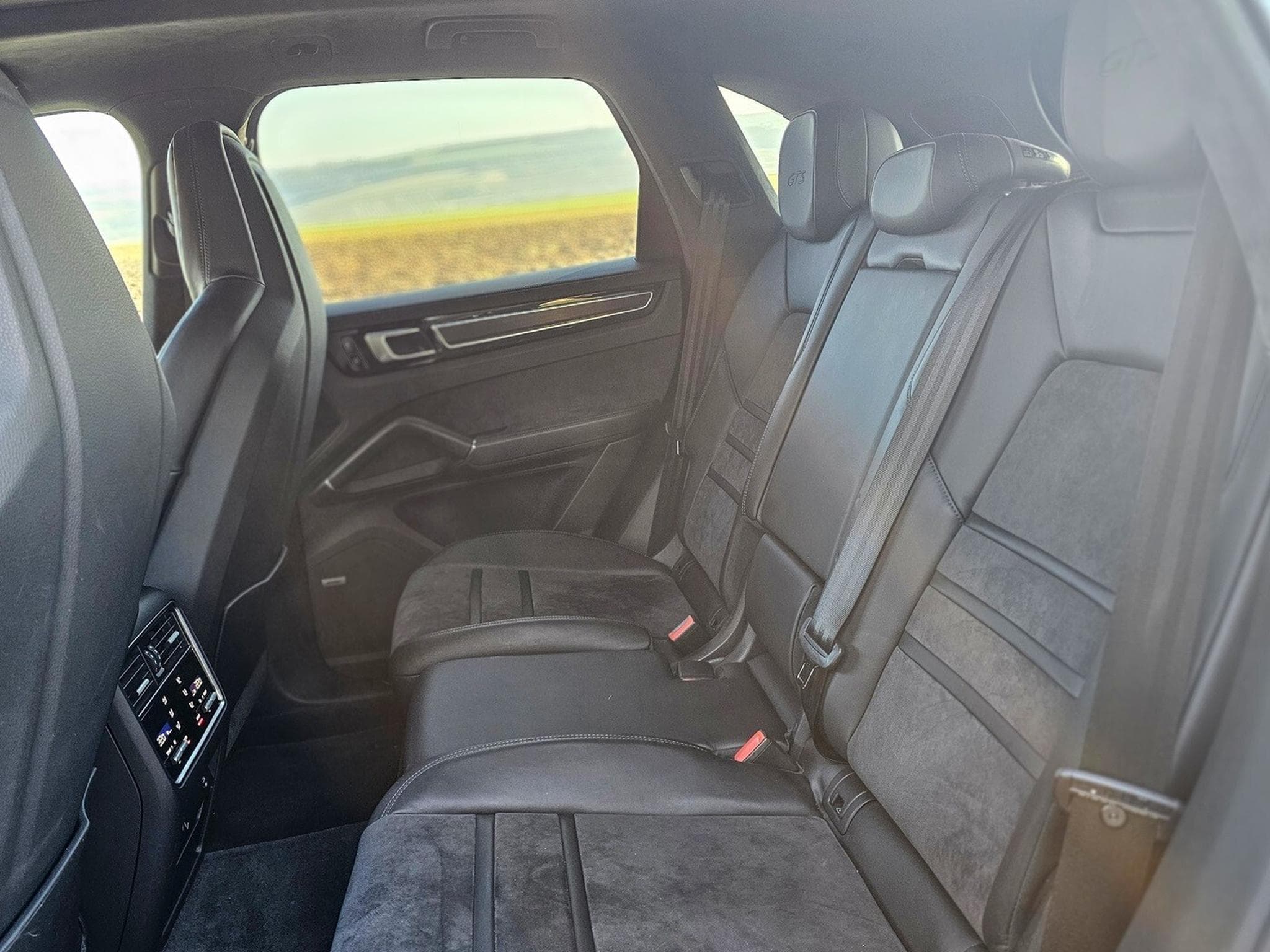 Porsche Cayenne GTS 1main (2020) - Photo 11