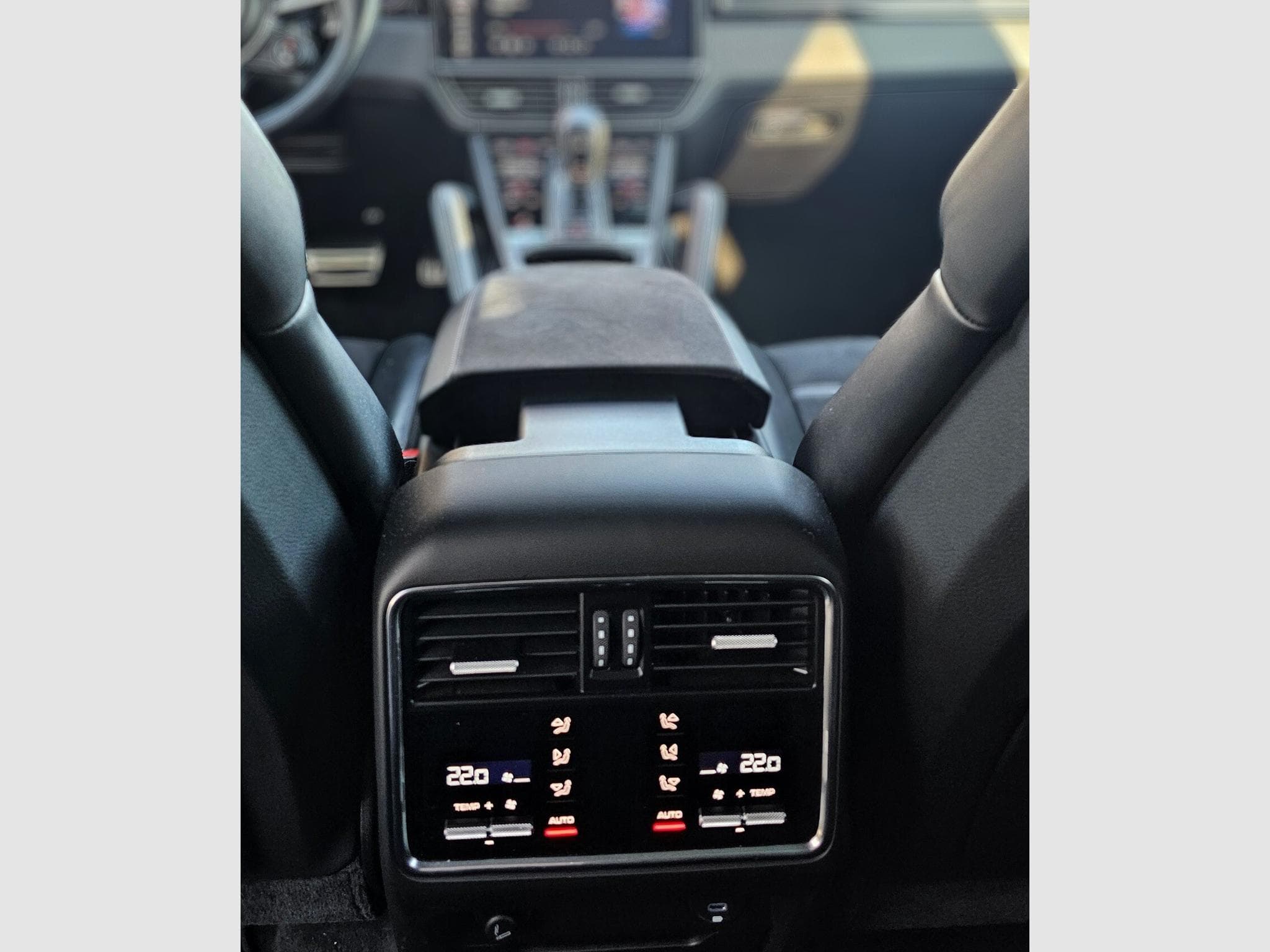 Porsche Cayenne GTS 1main (2020) - Photo 10