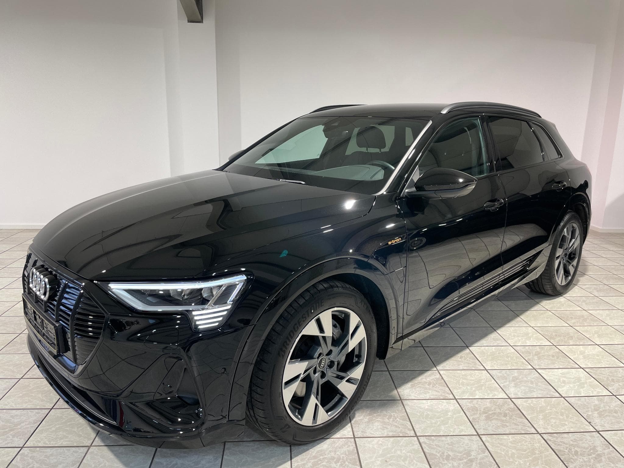 Audi e-tron e-tron 55 S-Line Quattro 300 kW 408cv (2024) - Foto 1