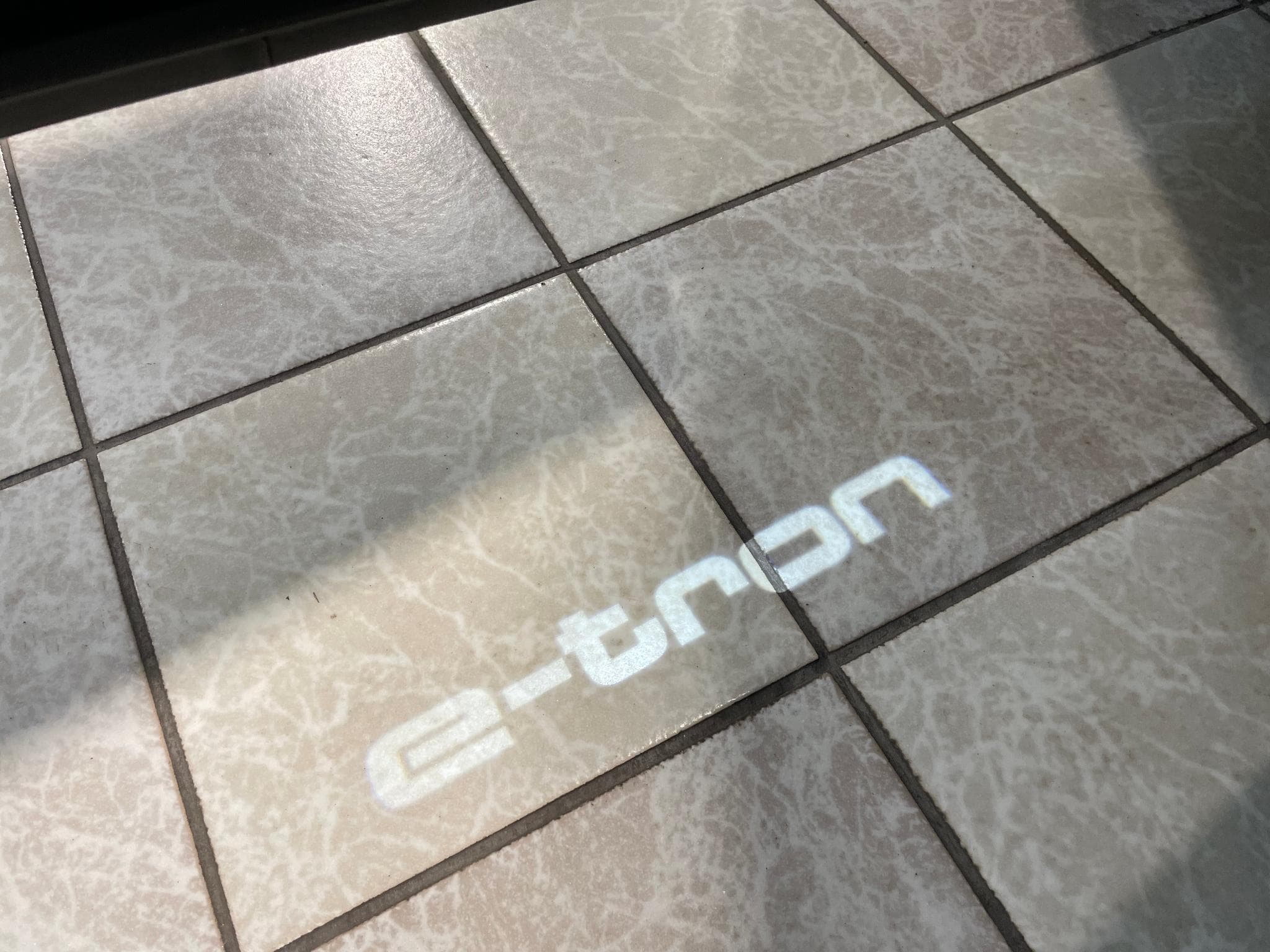 Audi e-tron e-tron 55 S-Line Quattro 300 kW 408cv (2024) - Foto 12