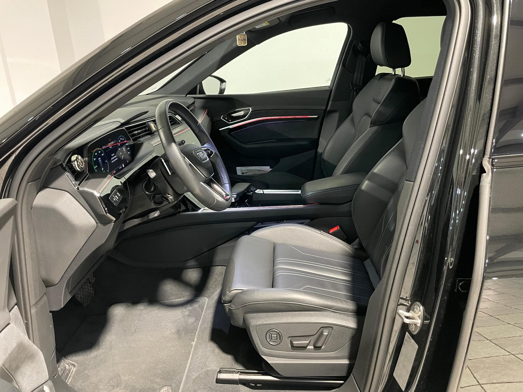 Audi e-tron e-tron 55 S-Line Quattro 300 kW 408cv (2024) - Foto 8