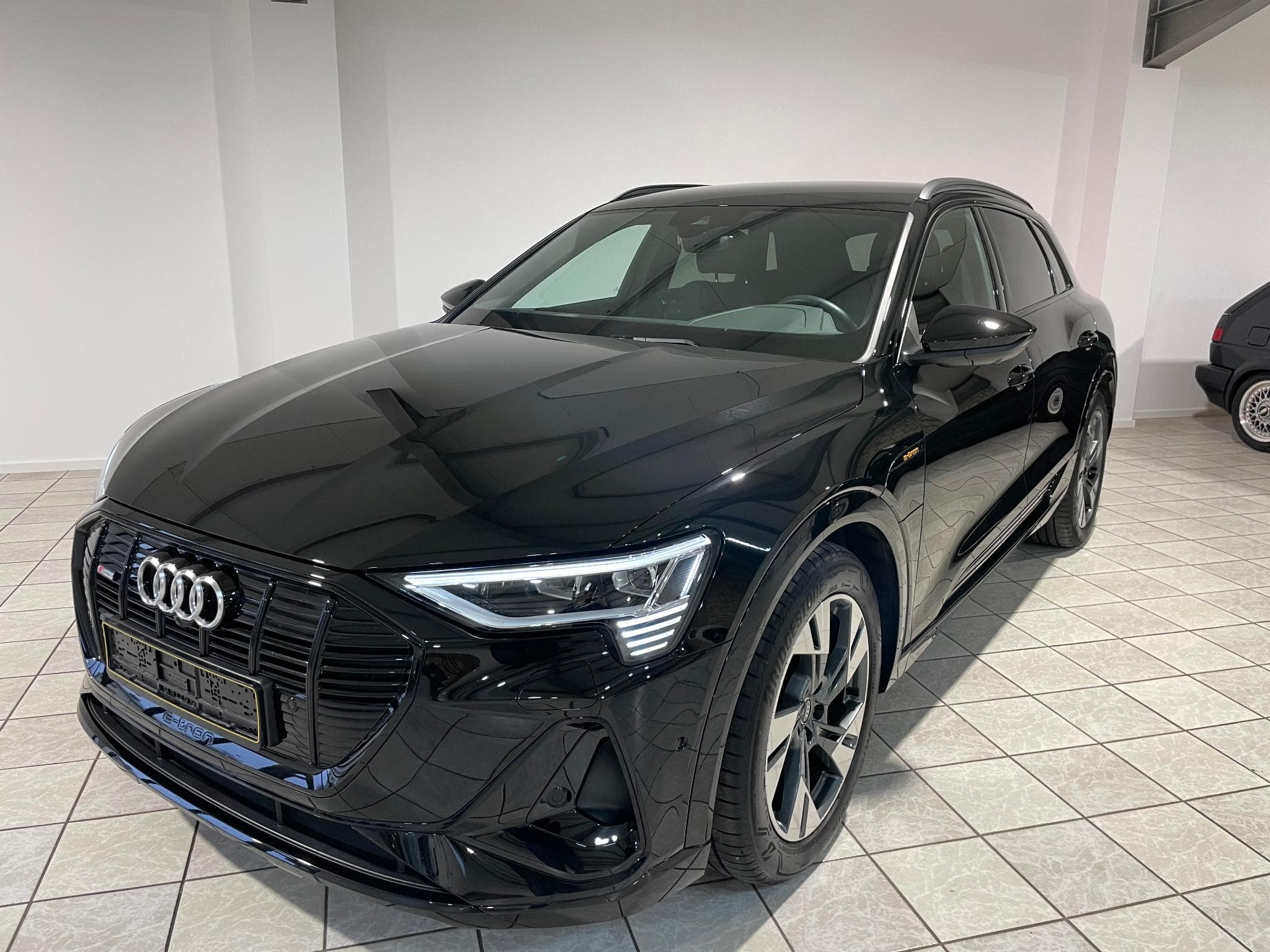 Audi e-tron e-tron 55 S-Line Quattro 300 kW 408cv (2024) - Foto 2