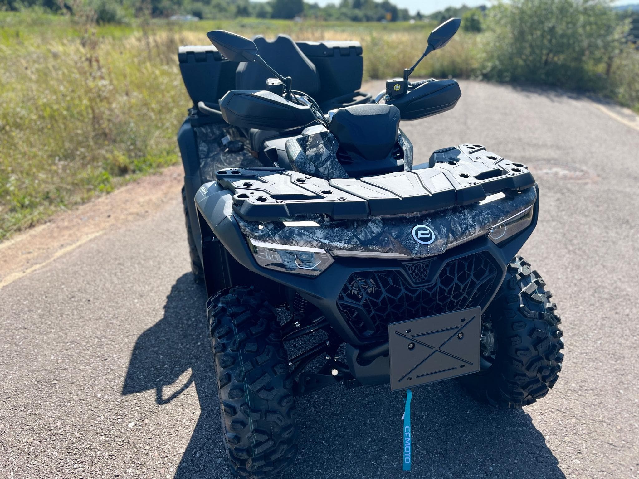 CF Moto CForce 1000 Touring ABS Kostenloser Koffer (2025) - Foto 2