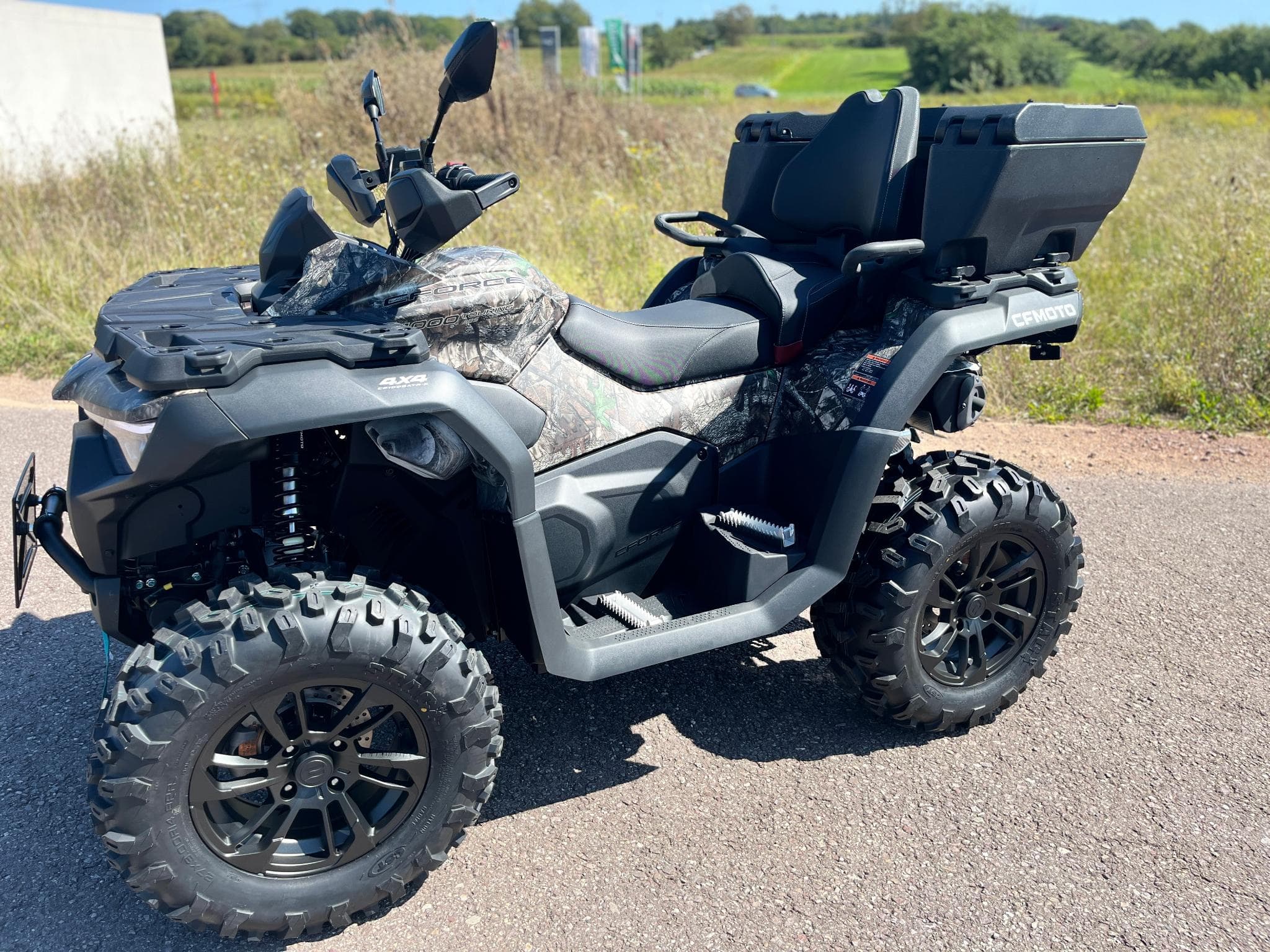 CF Moto CForce 1000 Touring ABS Kostenloser Koffer (2025) - Foto 5