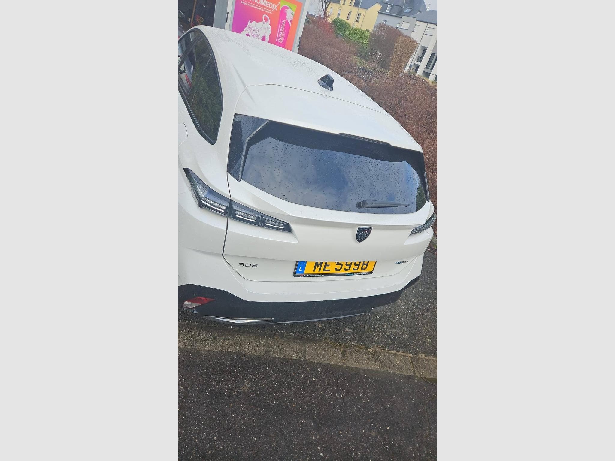 Peugeot 308 1.6 PHEV ALLURE 150CV b.a. (2023) - Photo 3