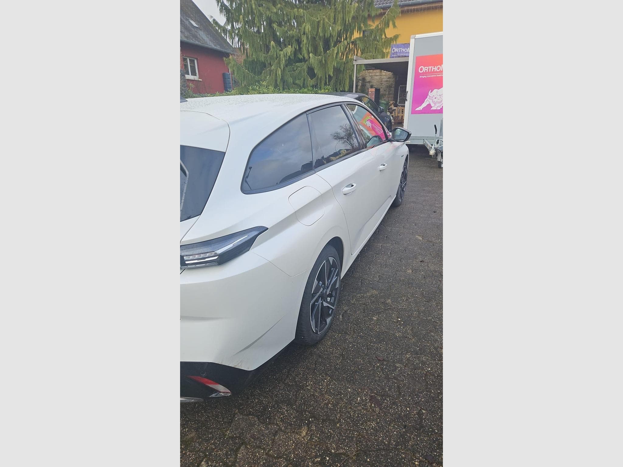 Peugeot 308 1.6 PHEV ALLURE 150CV b.a. (2023) - Photo 4