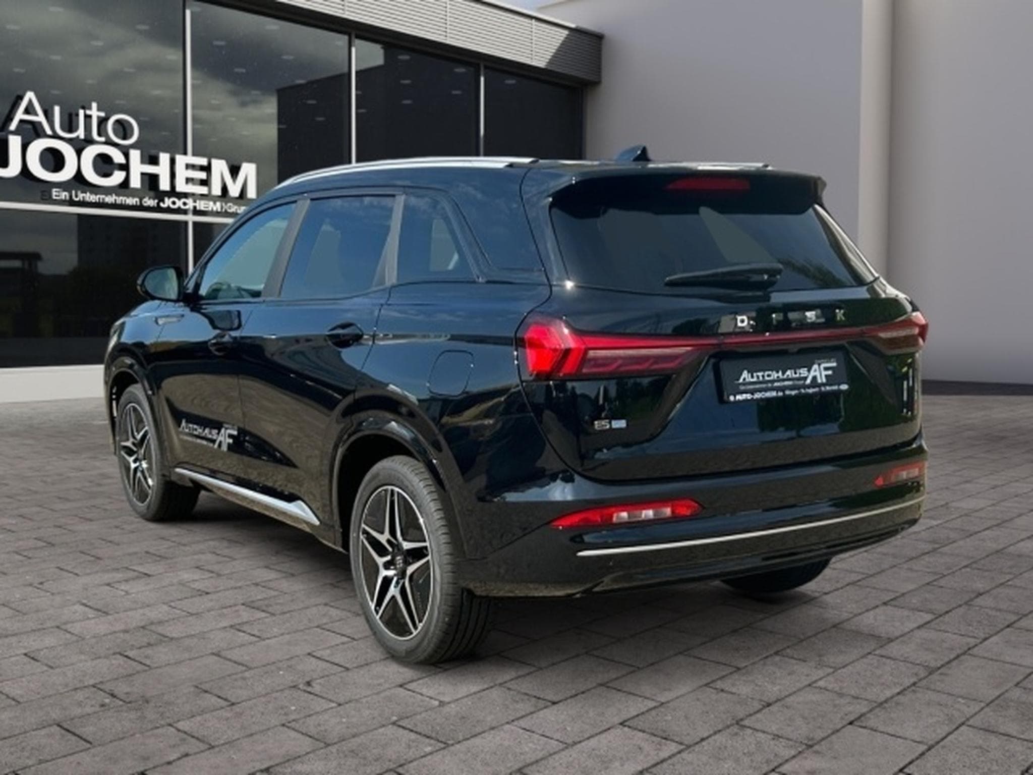 DFSK FENGON E5 10xLager Plug-In-Hybrid 7-Sitze (2025) - Photo 4