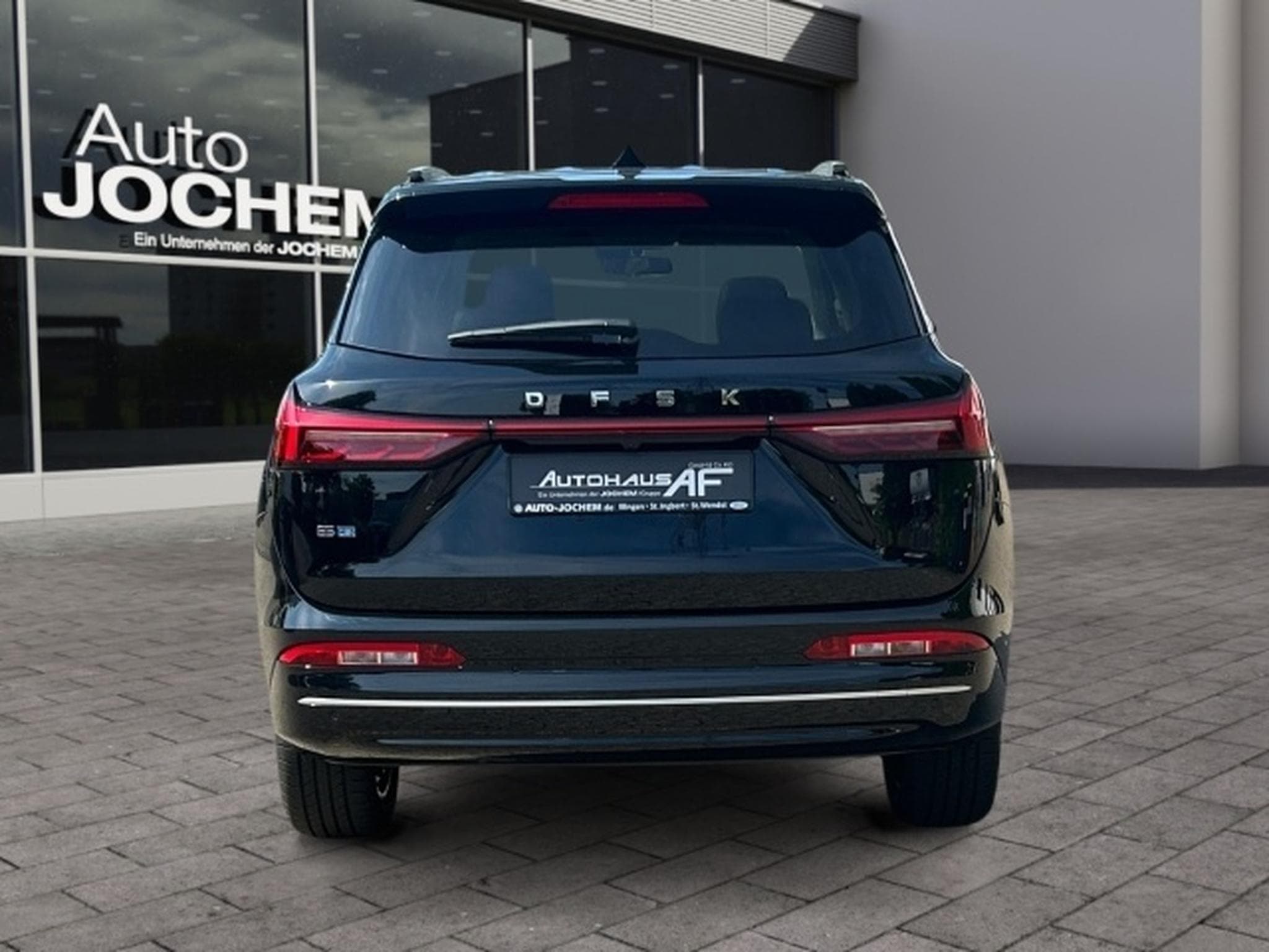 DFSK FENGON E5 10xLager Plug-In-Hybrid 7-Sitze (2025) - Photo 5