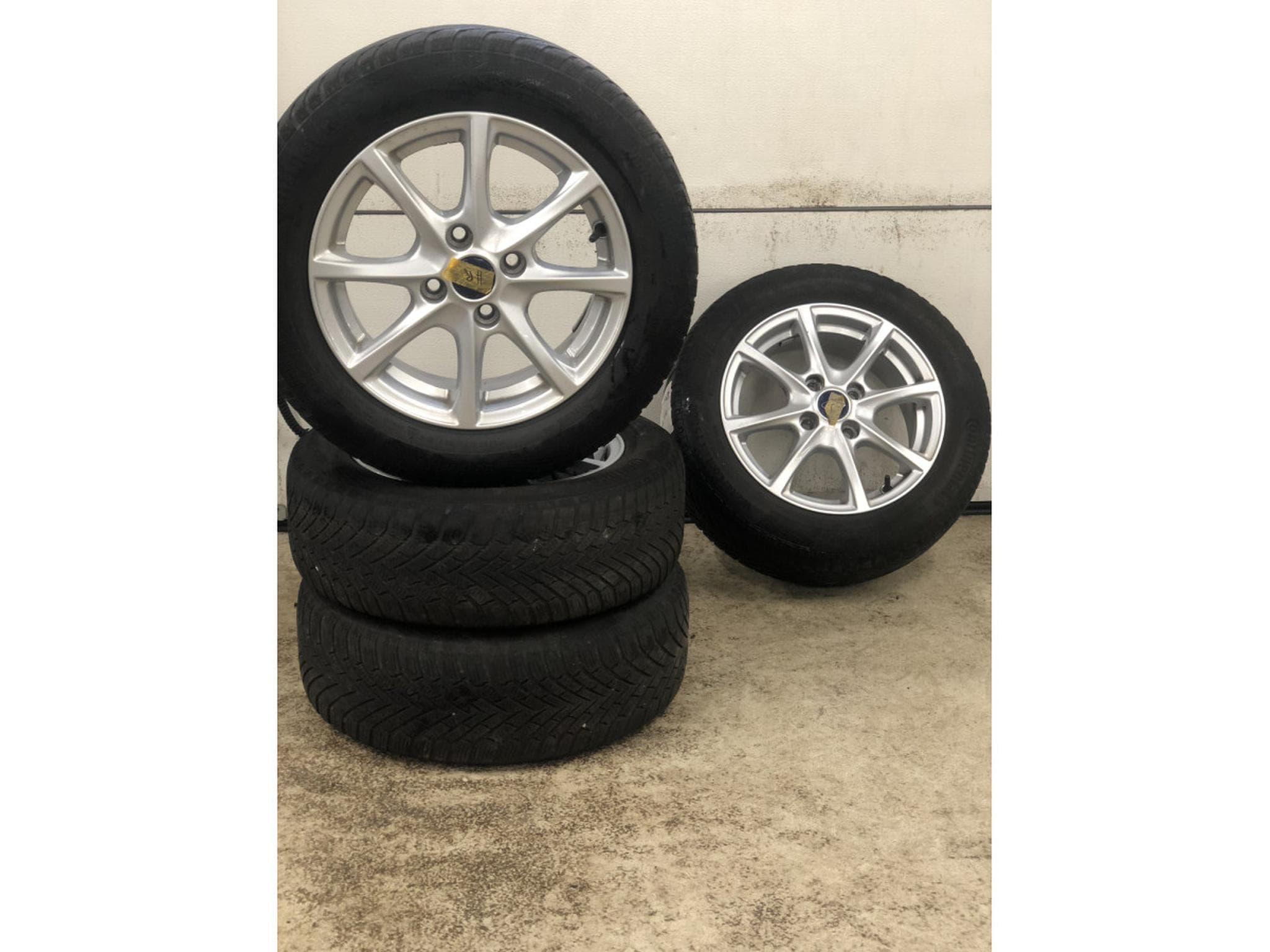 Jantes alu + Pneus h – 15" - Photo 1