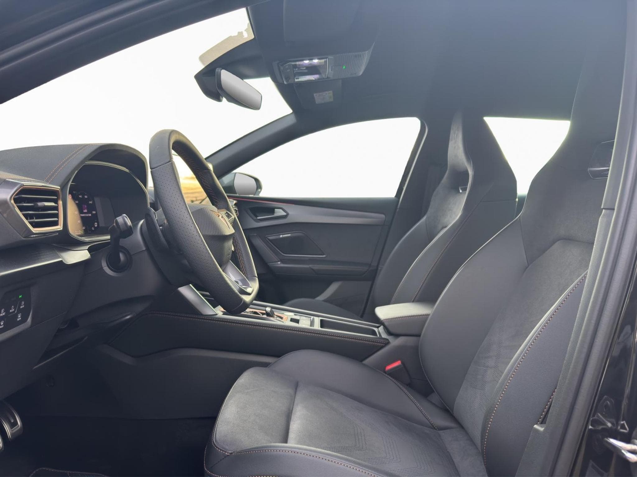 Cupra Leon Sportstourer MHEV (2025) - Foto 8