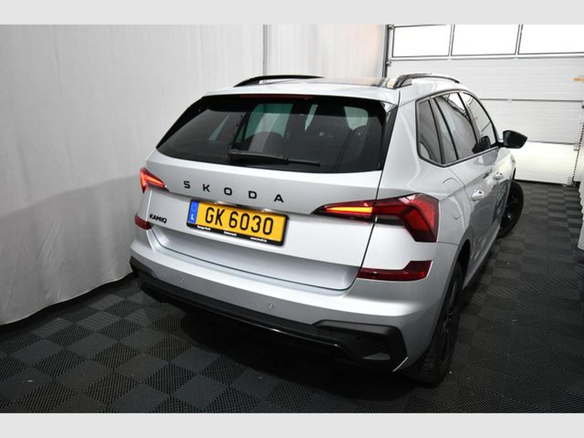 Skoda Kamiq Kamiq Monte Carlo, Navi, schw. AHK, Pano., R.Vie (2025) - Foto 3