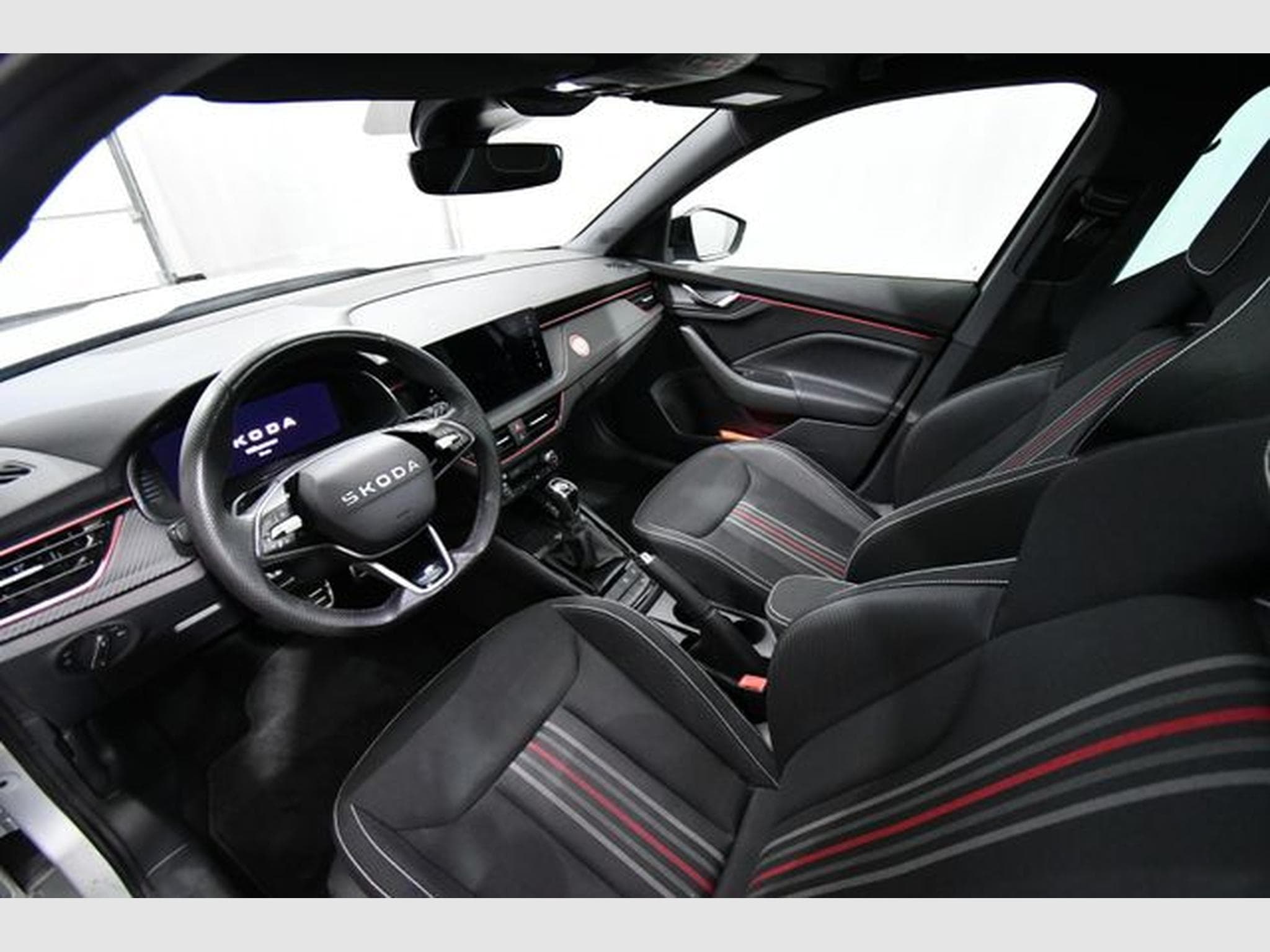 Skoda Kamiq Kamiq Monte Carlo, Navi, schw. AHK, Pano., R.Vie (2025) - Foto 5