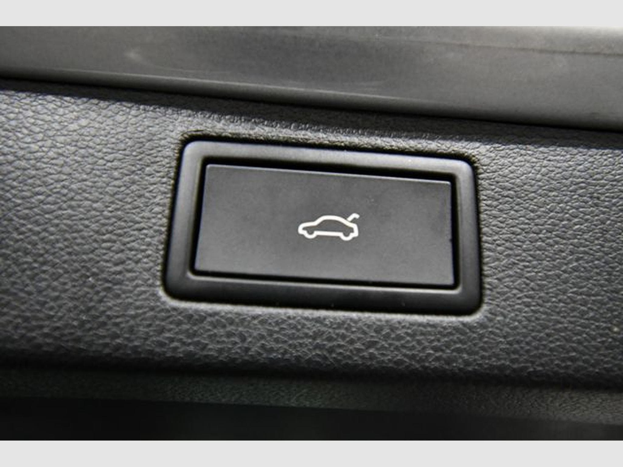 Skoda Kamiq Kamiq Monte Carlo, Navi, schw. AHK, Pano., R.Vie (2025) - Foto 8