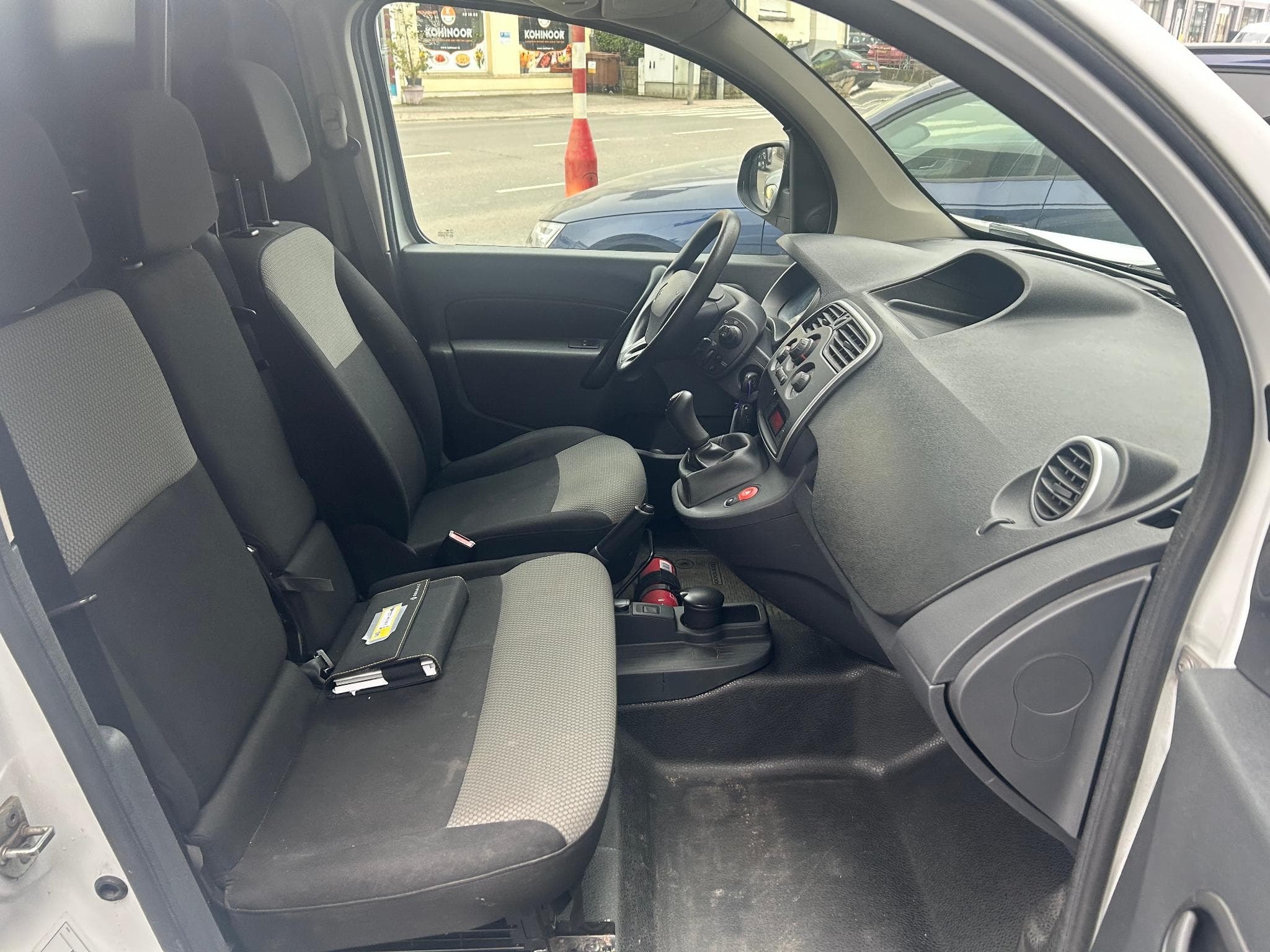 Renault Kangoo 1.5 dci 3 place (2019) - Foto 4