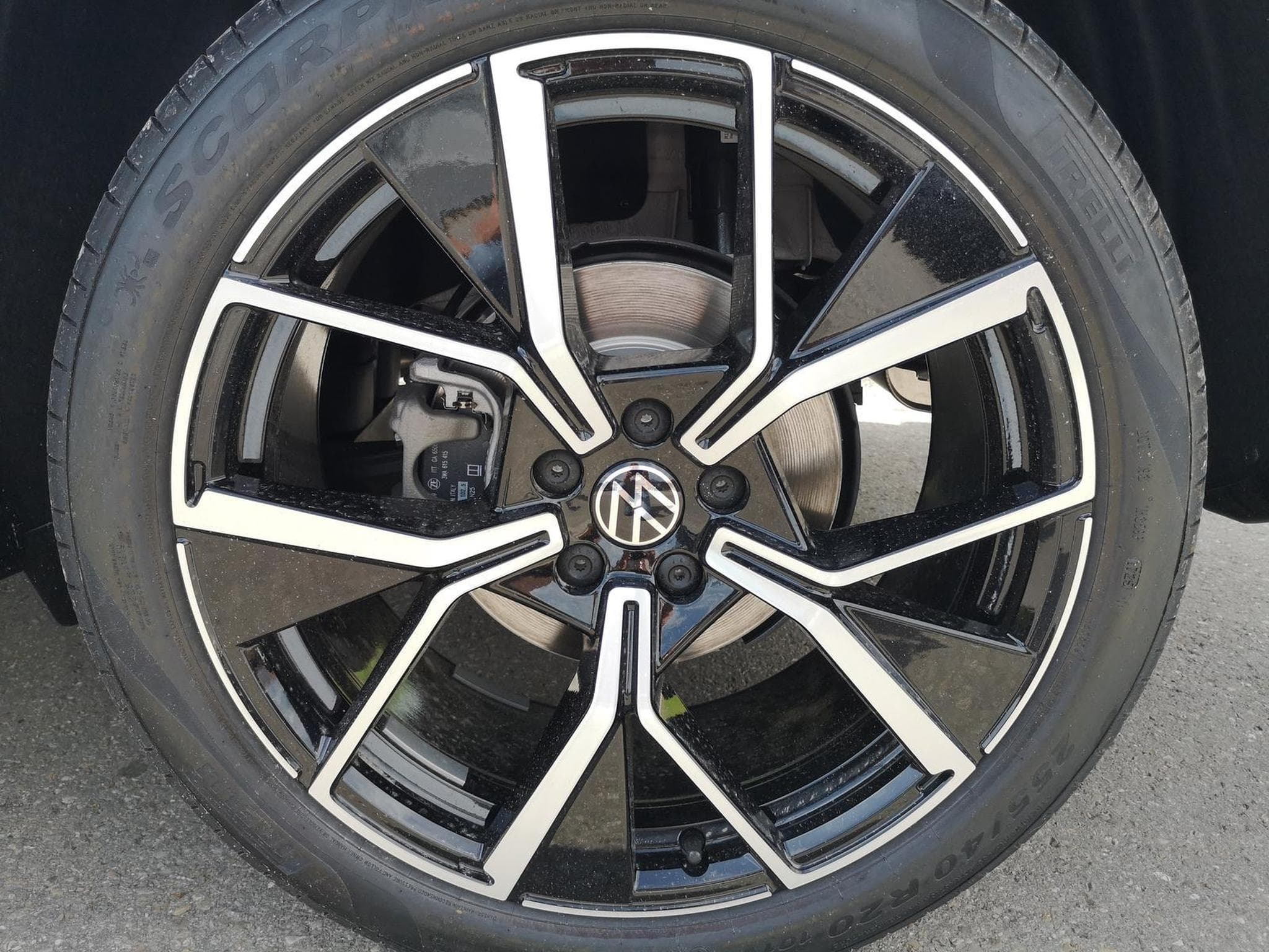 VW Tiguan 2.0 TDI 142 kW 4Motion R-Line (2025) - Foto 5