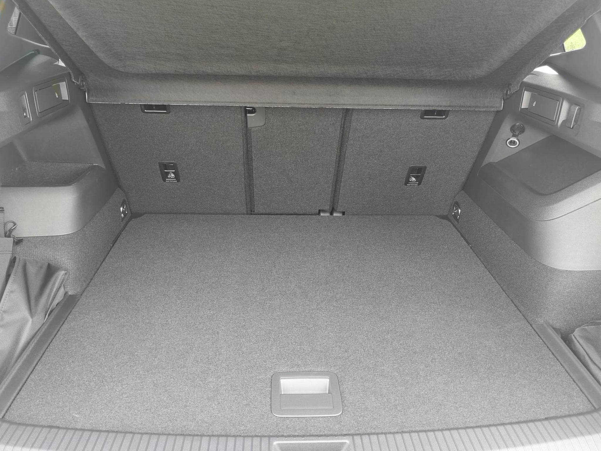 VW Tiguan 2.0 TDI 142 kW 4Motion R-Line (2025) - Photo 11