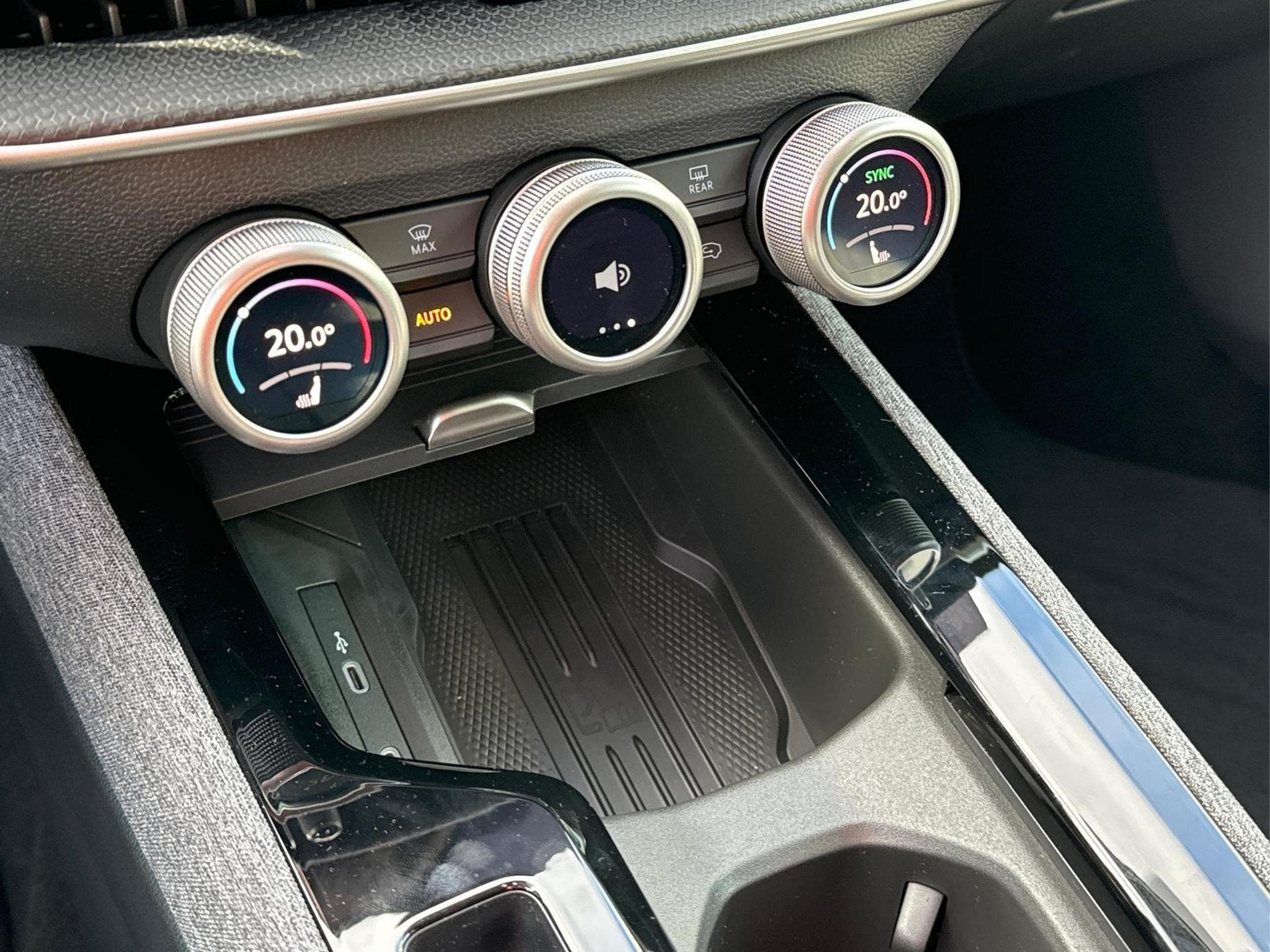 Skoda Superb Selection (2026) - Photo 20