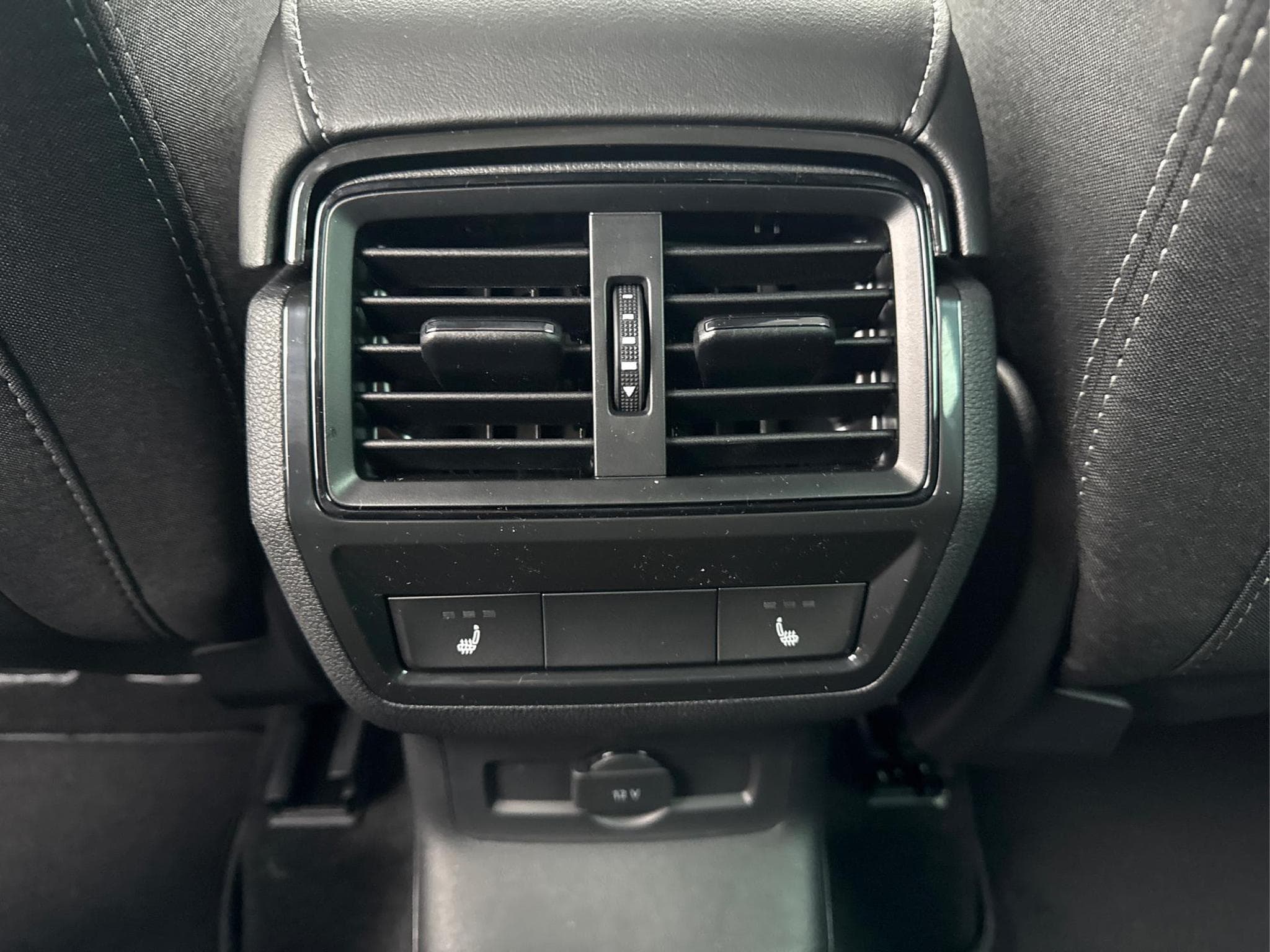 Skoda Karoq Sportline 1,5 TSI (2025) - Foto 11