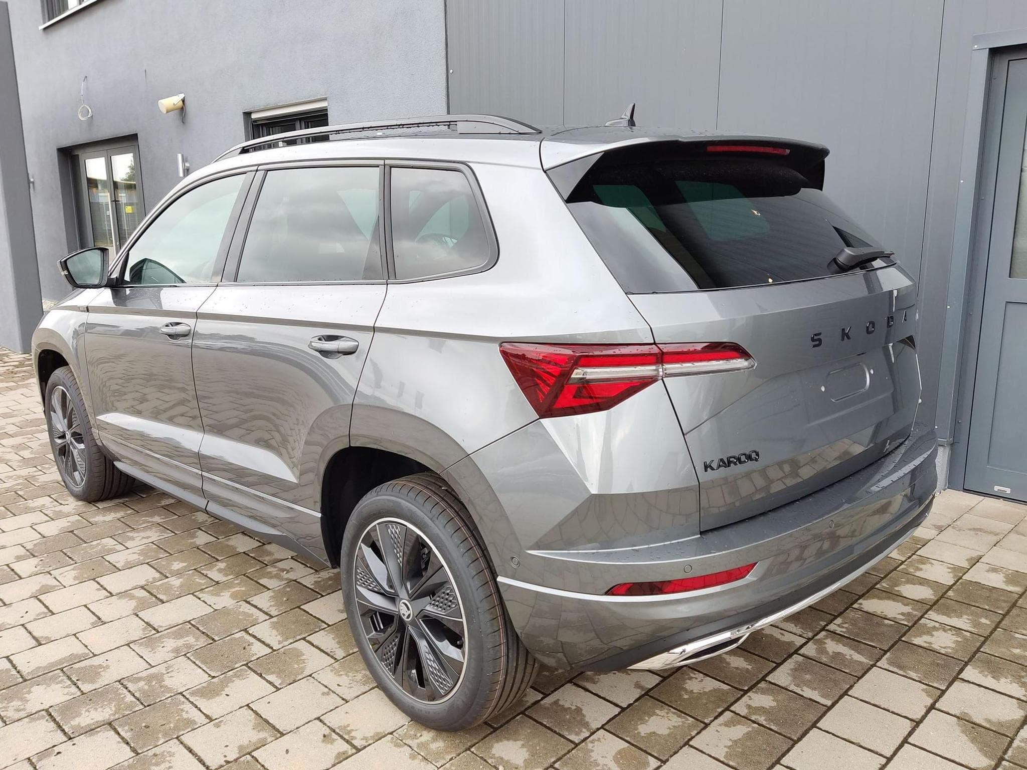 Skoda Karoq Sportline 1,5 TSI (2025) - Foto 2
