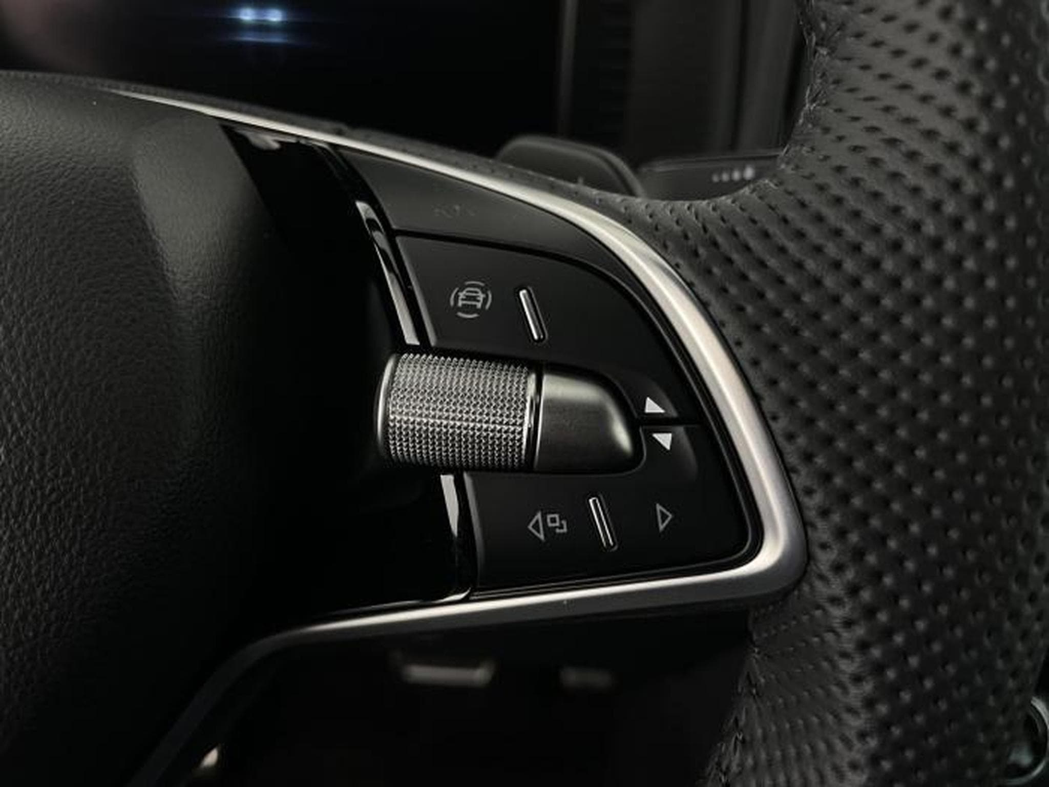 Skoda Karoq Sportline (2026) - Foto 23