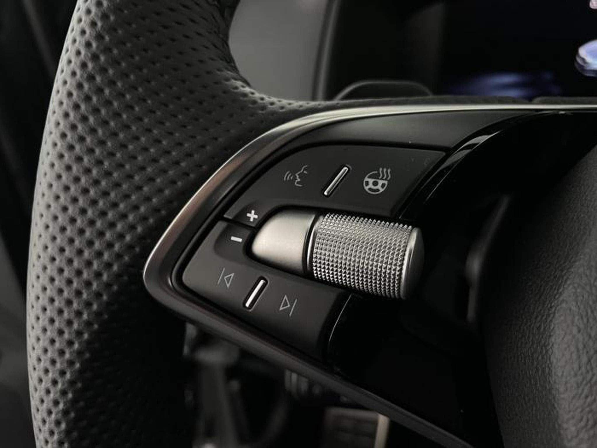 Skoda Karoq Sportline (2026) - Foto 24