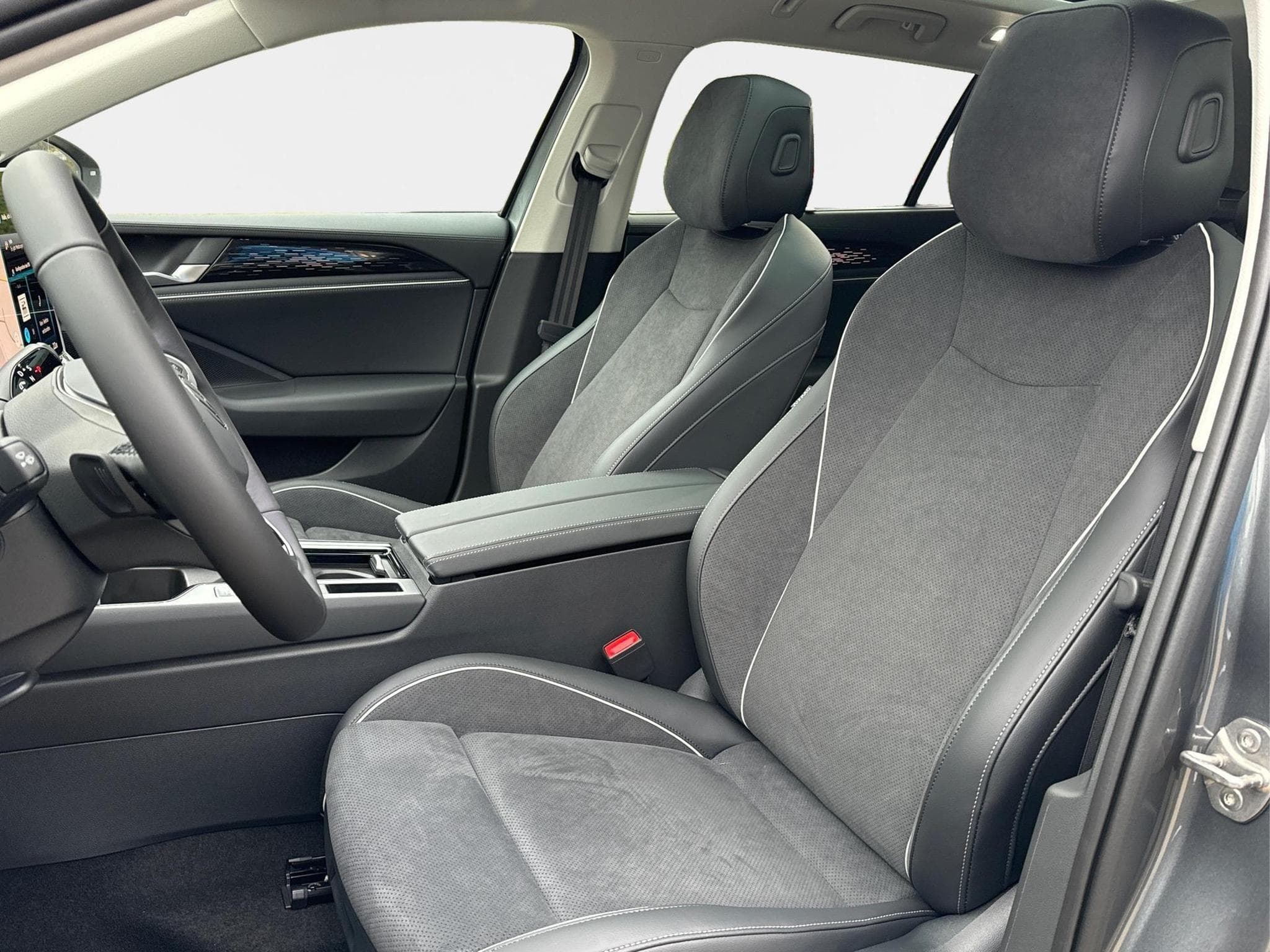 VW Passat Variant Elegance (2025) - Foto 14