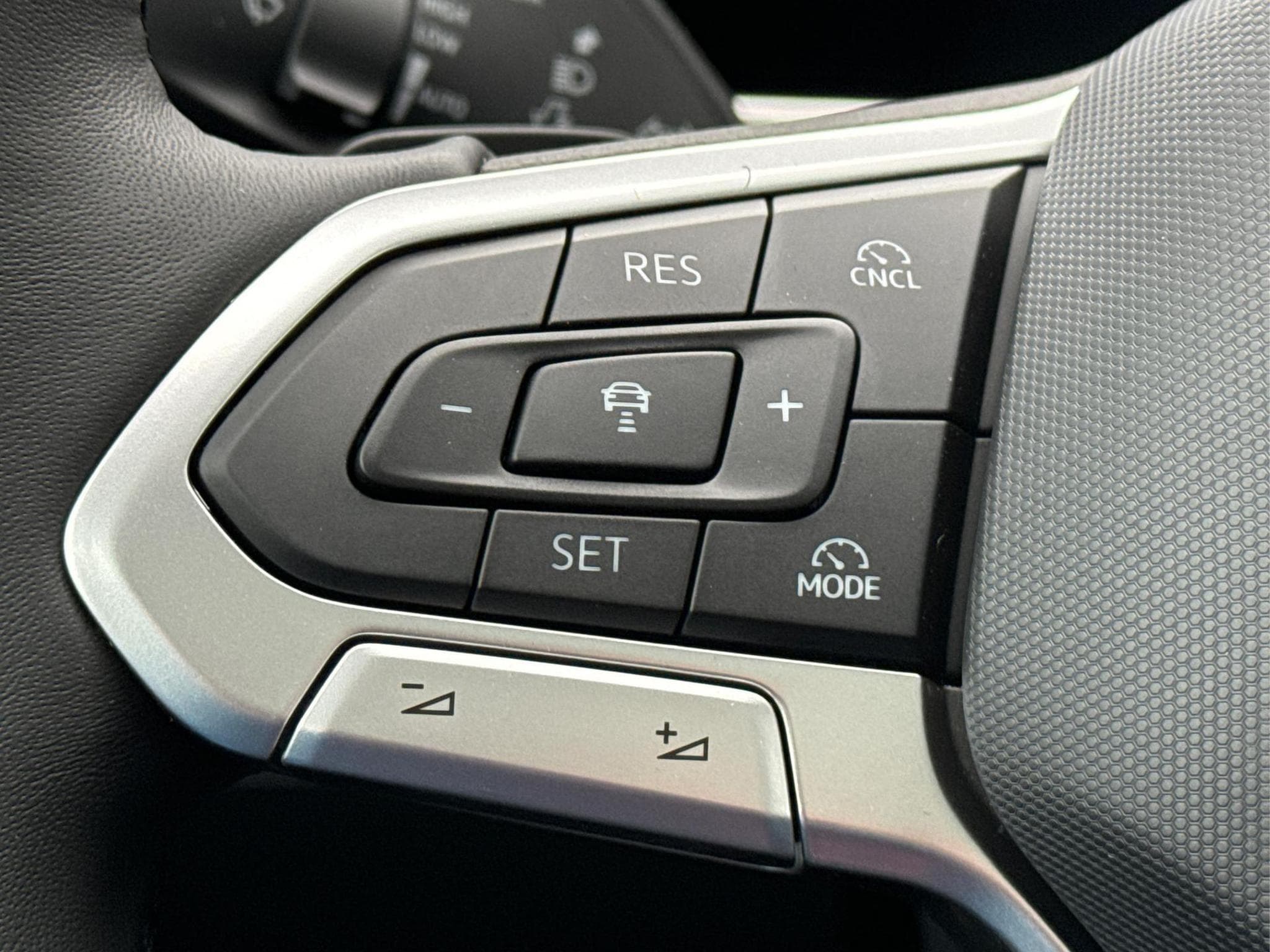 VW Passat Variant Elegance (2025) - Foto 24