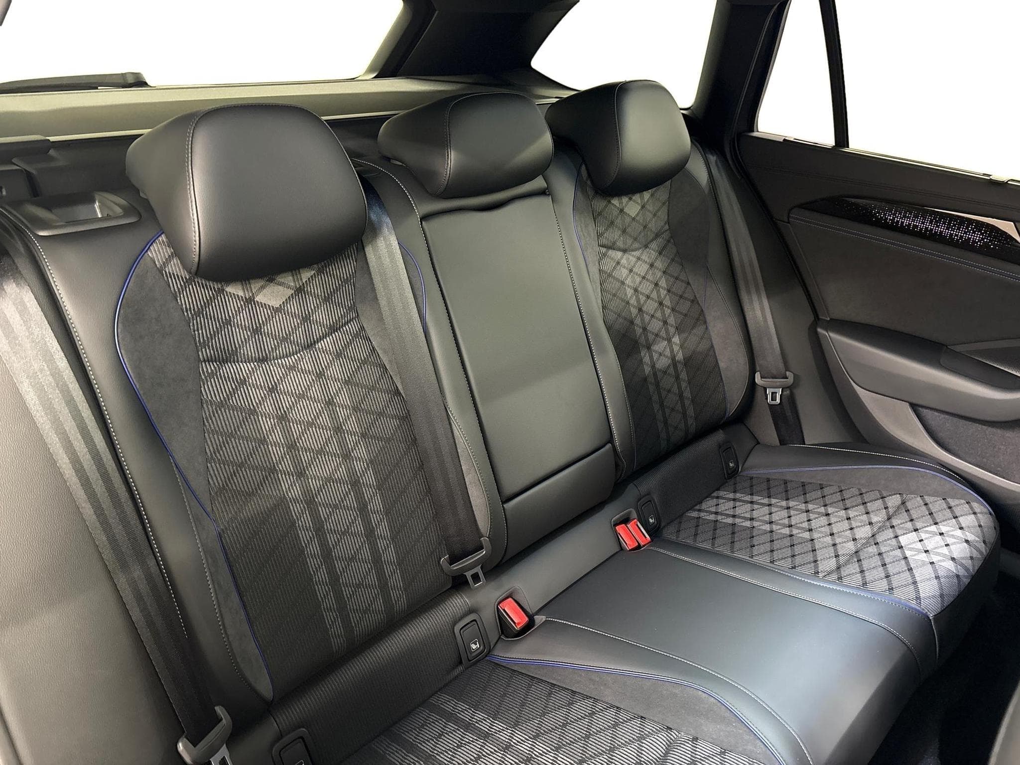 VW Passat Variant R-Line (2025) - Foto 21