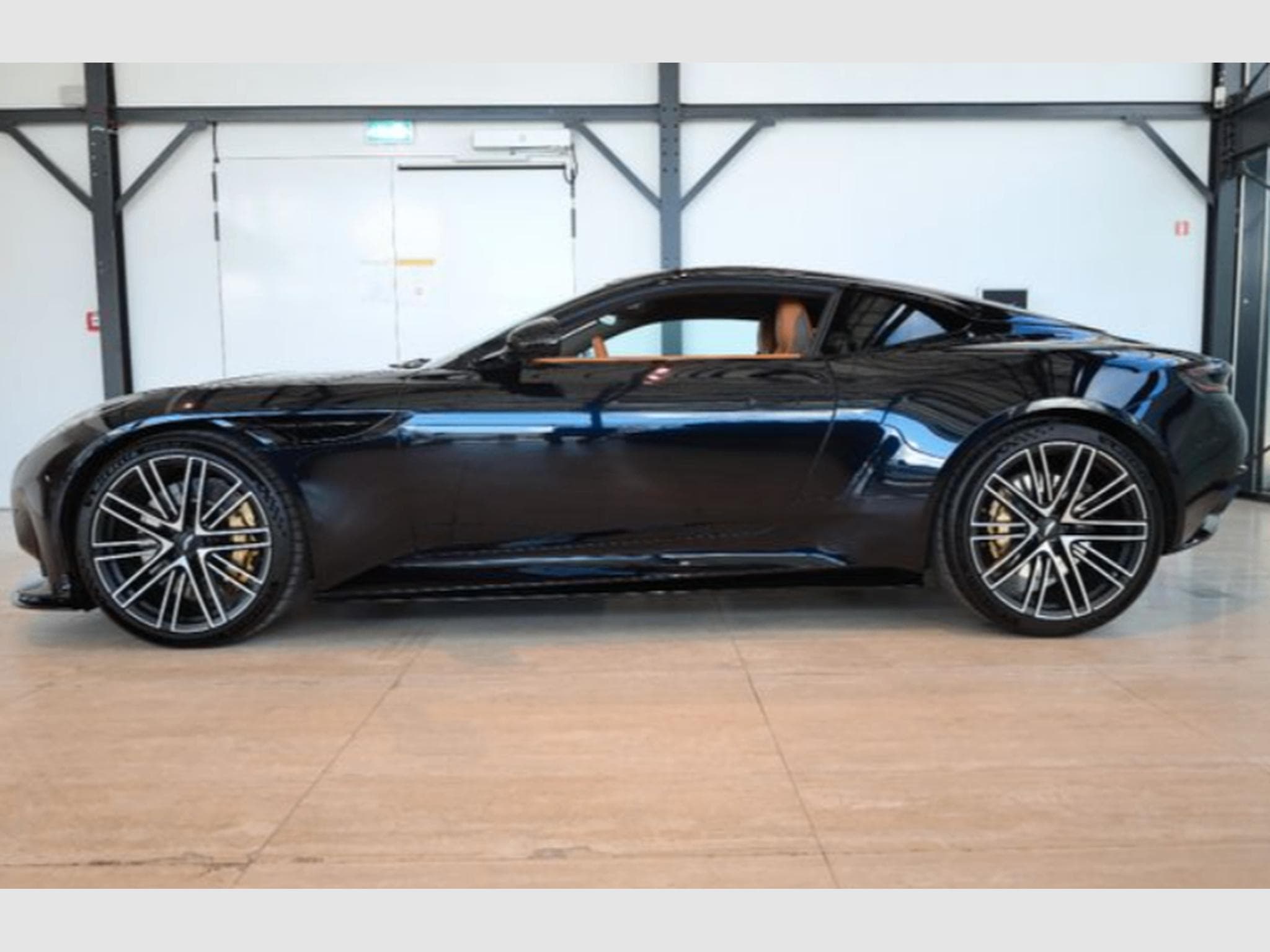 Aston-Martin DB12 4.0l V8 680cv (2025) - Foto 2