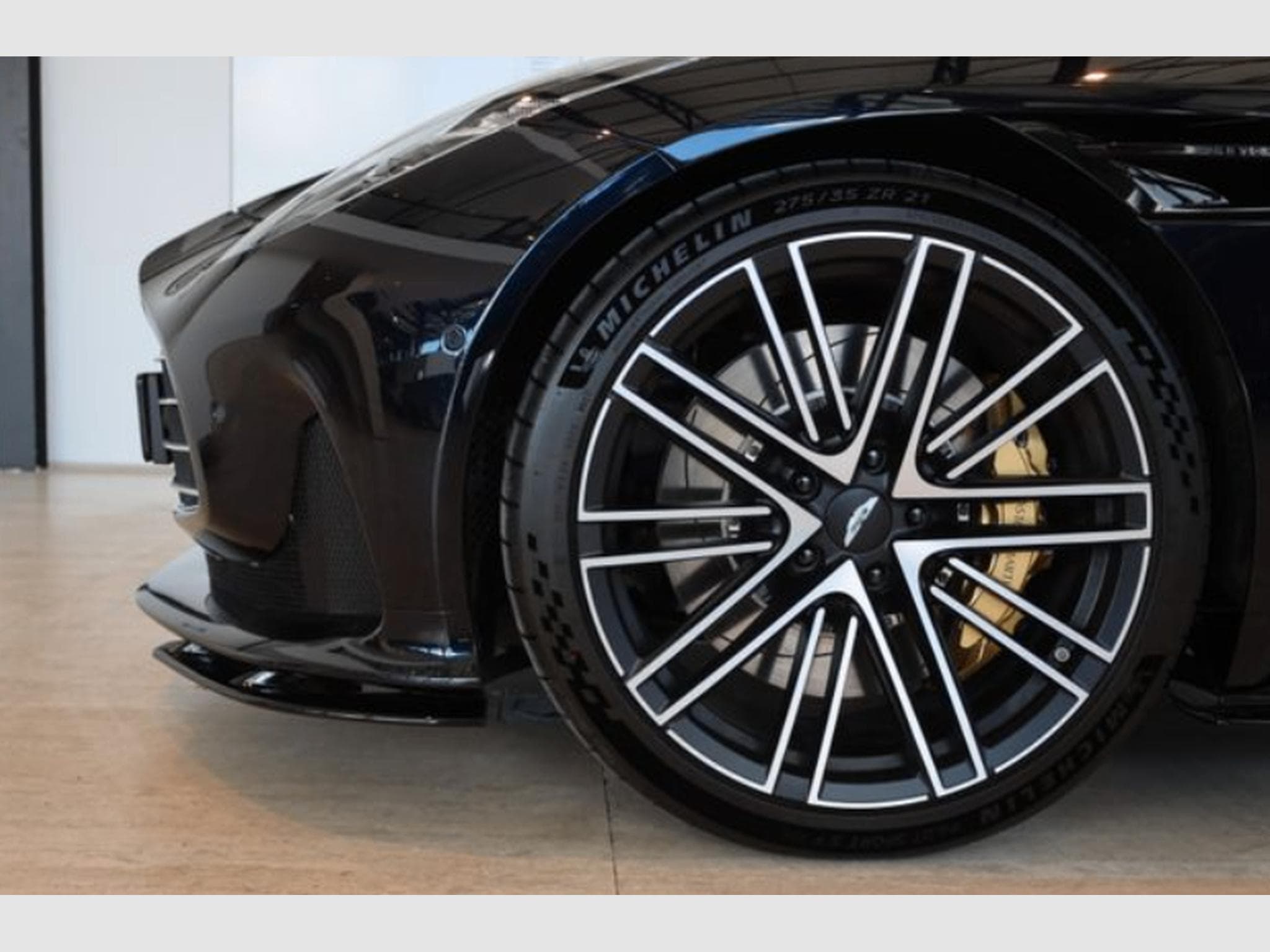 Aston-Martin DB12 4.0l V8 680cv (2025) - Foto 7