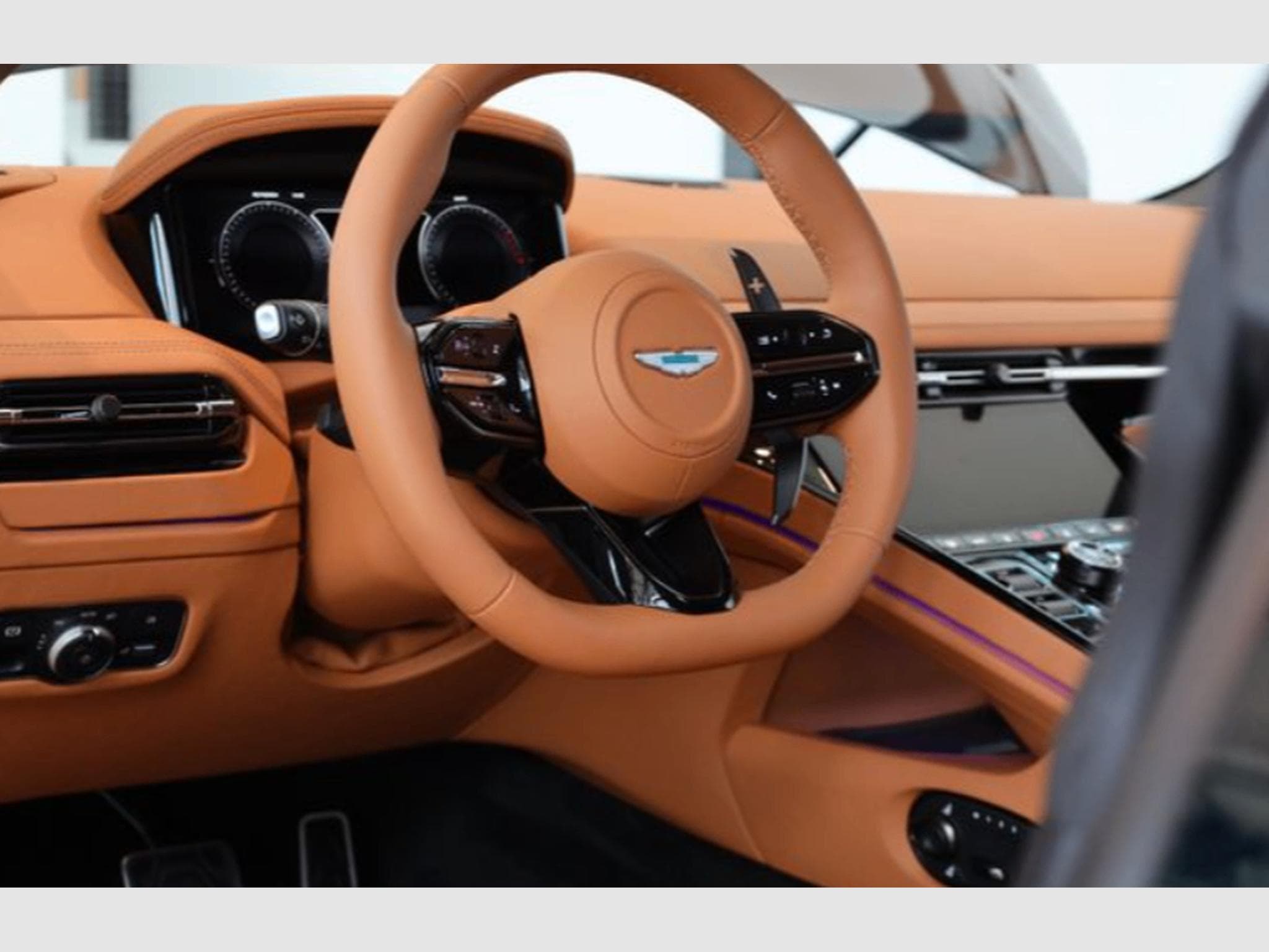 Aston-Martin DB12 4.0l V8 680cv (2025) - Foto 10