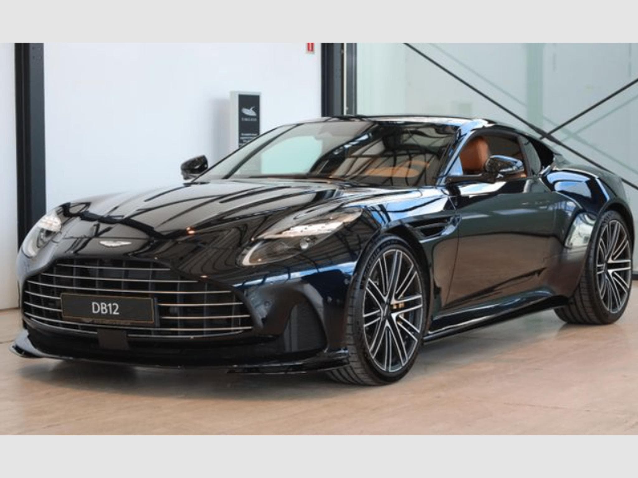 Aston-Martin DB12 4.0l V8 680cv (2025) - Foto 1