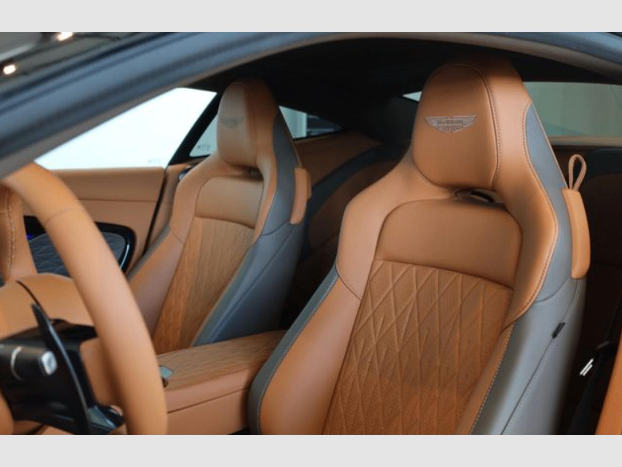 Aston-Martin DB12 4.0l V8 680cv (2025) - Foto 13