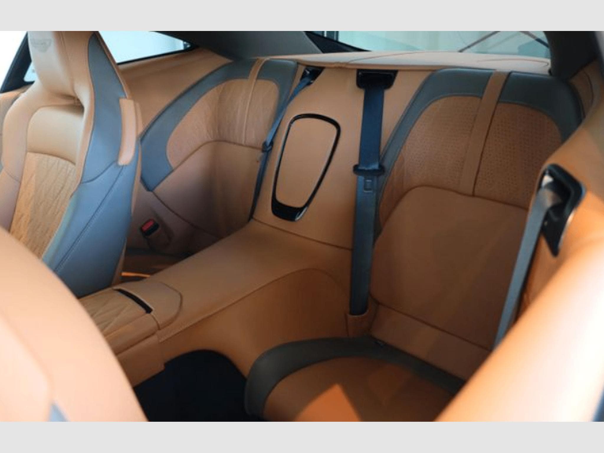 Aston-Martin DB12 4.0l V8 680cv (2025) - Foto 15