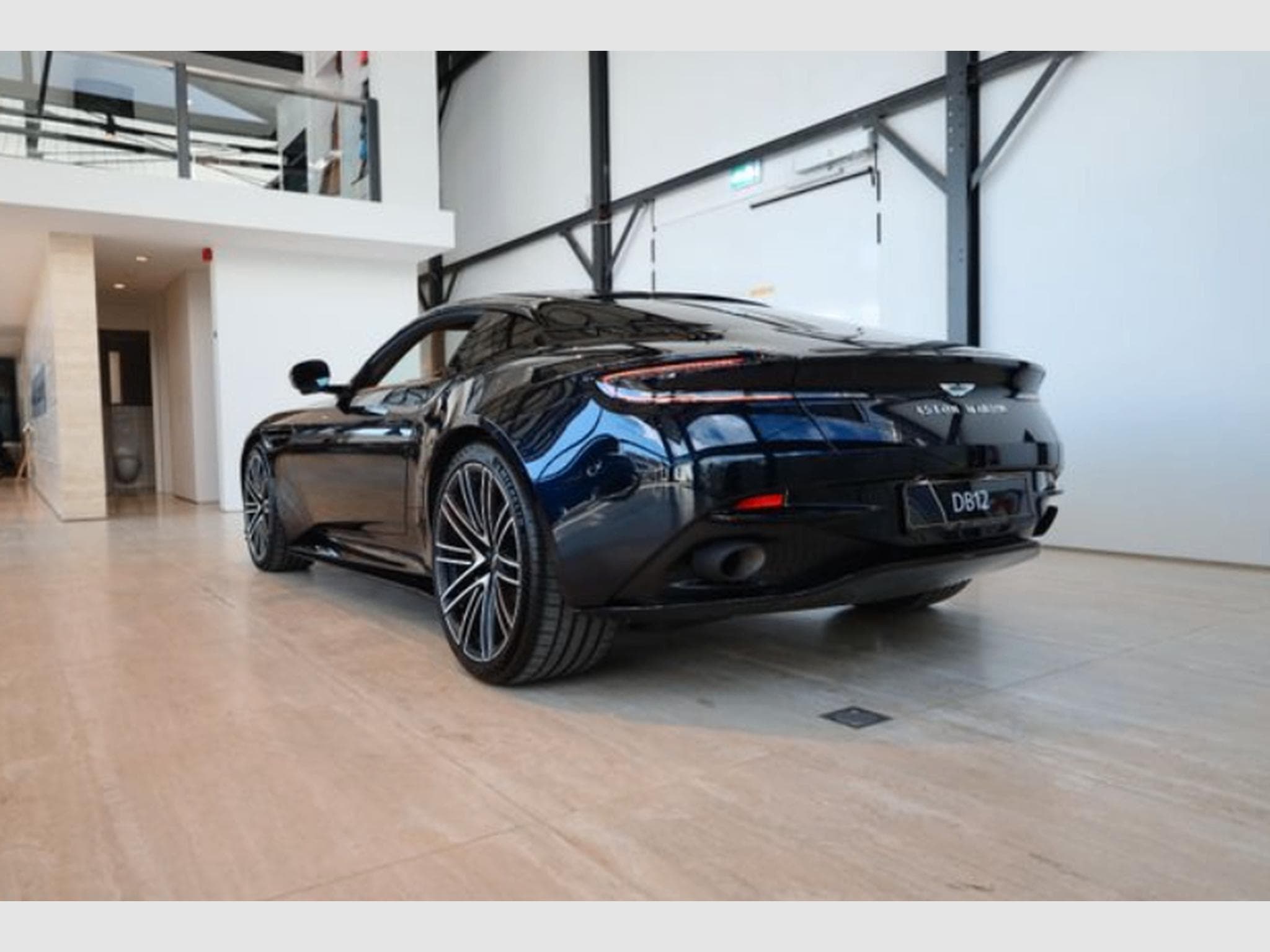 Aston-Martin DB12 4.0l V8 680cv (2025) - Foto 3