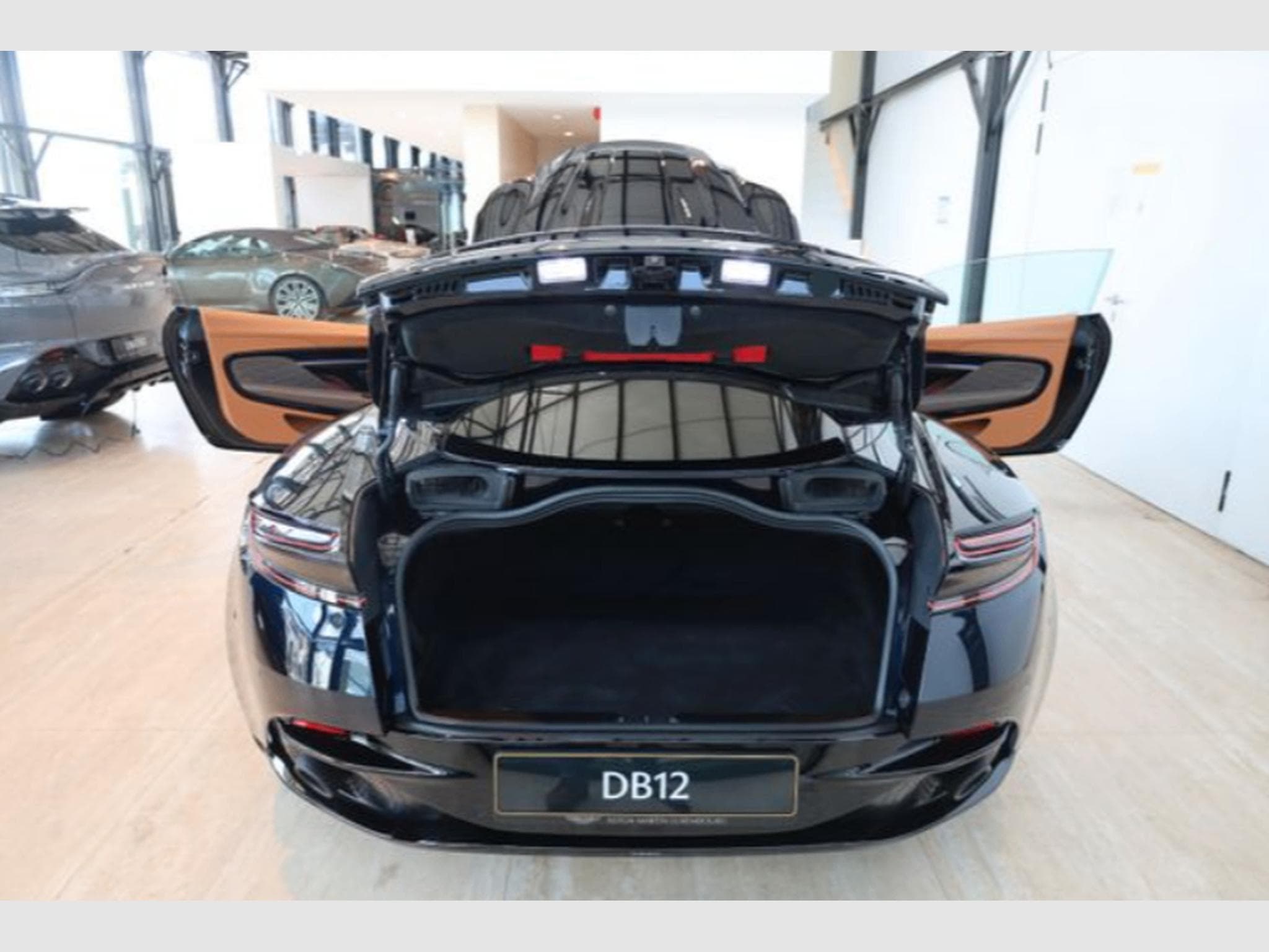 Aston-Martin DB12 4.0l V8 680cv (2025) - Foto 6